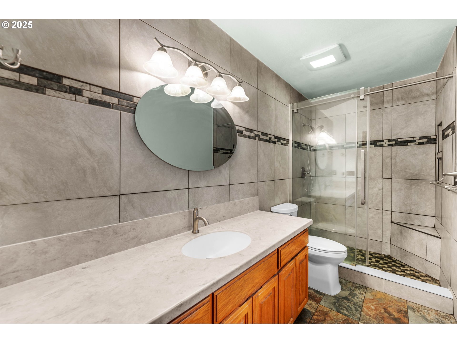 3809 SE SAINT CLAIR RD