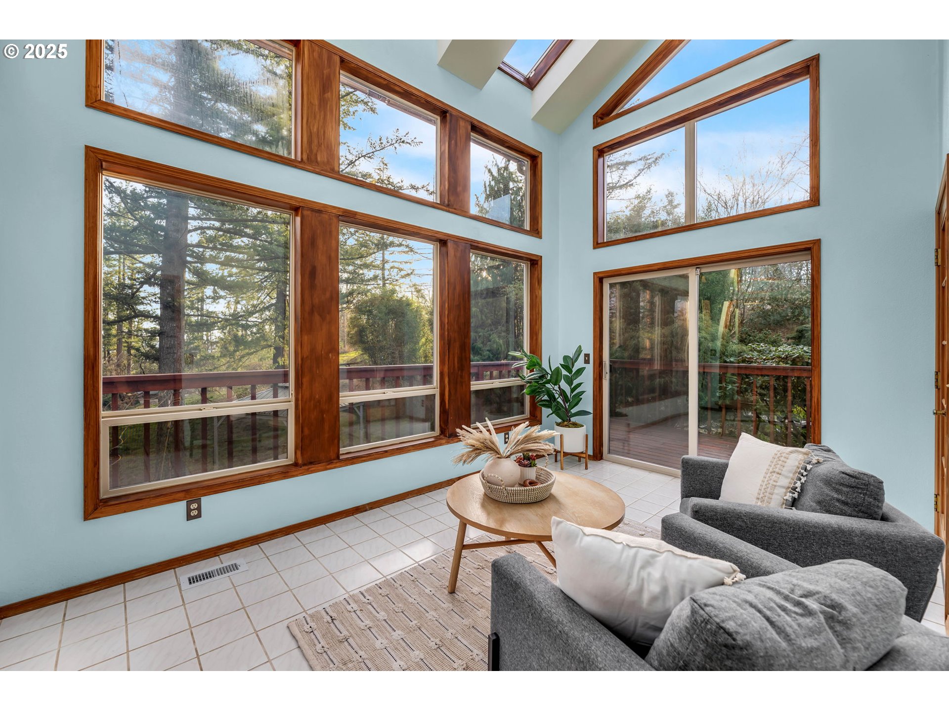 3809 SE SAINT CLAIR RD