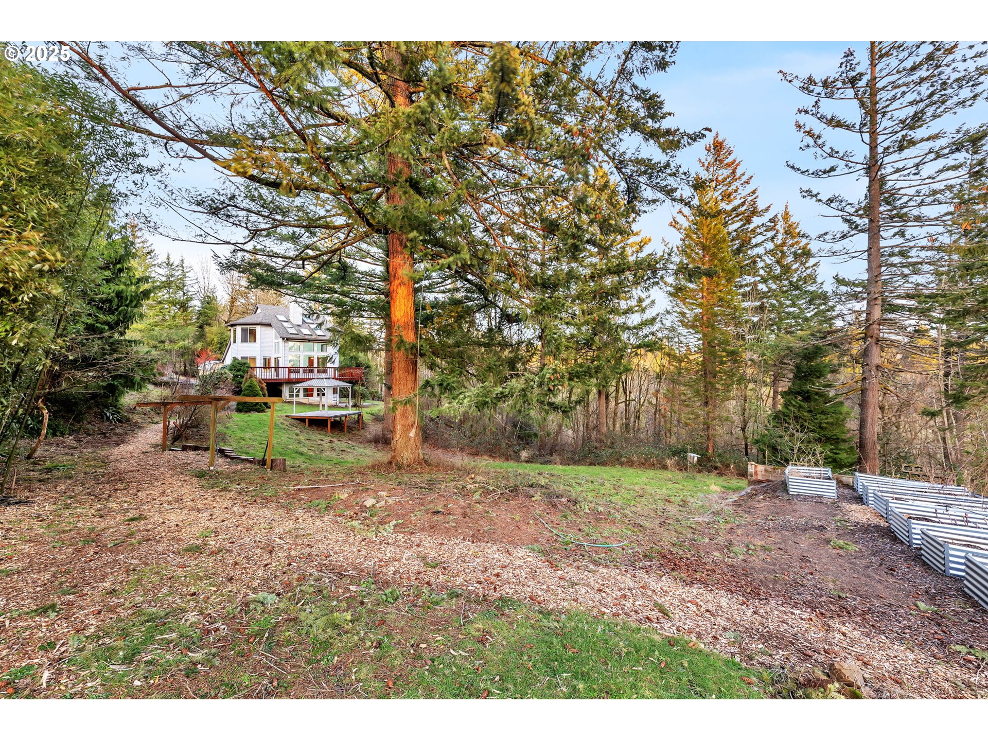 3809 SE SAINT CLAIR RD
