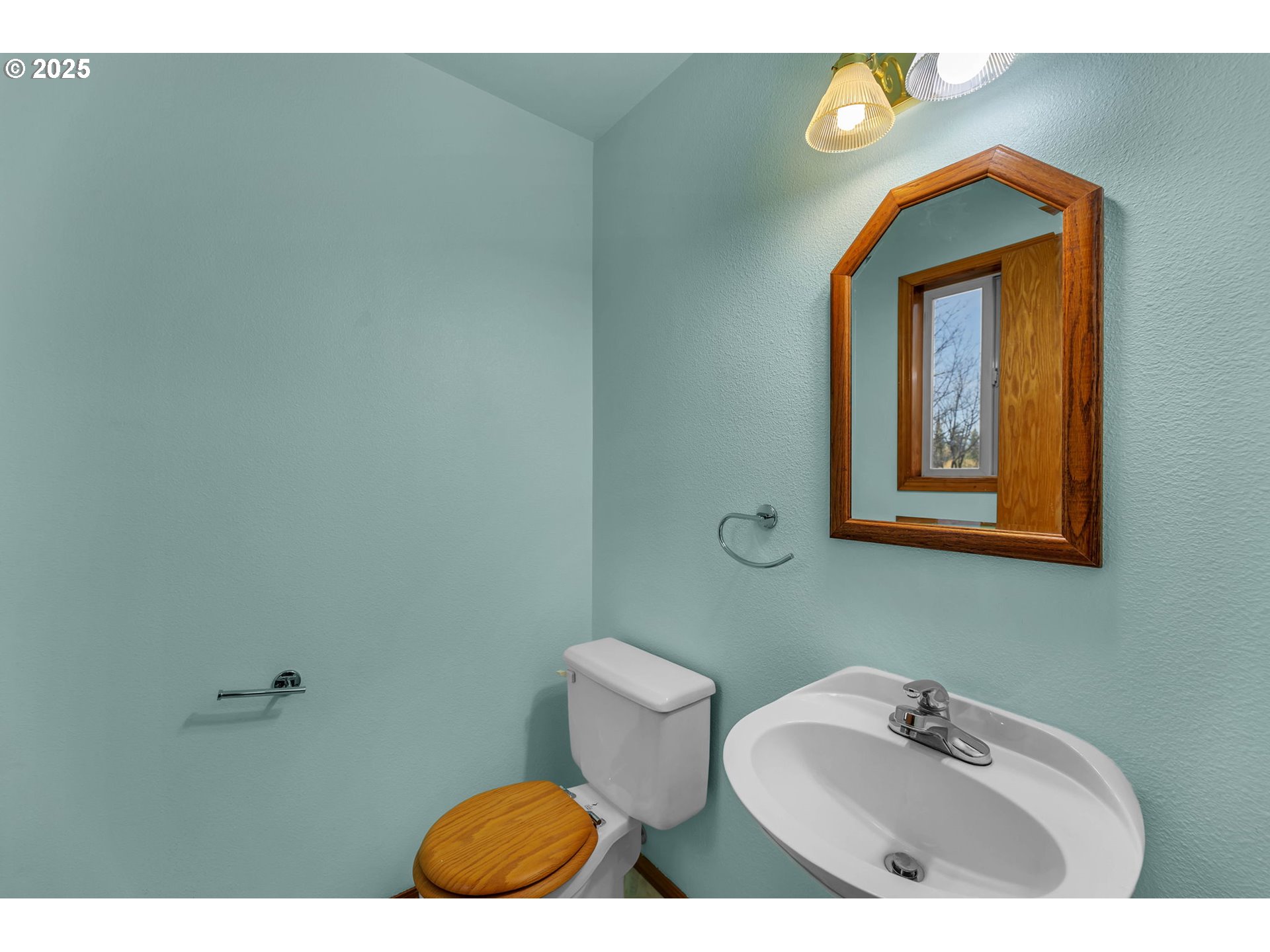 3809 SE SAINT CLAIR RD