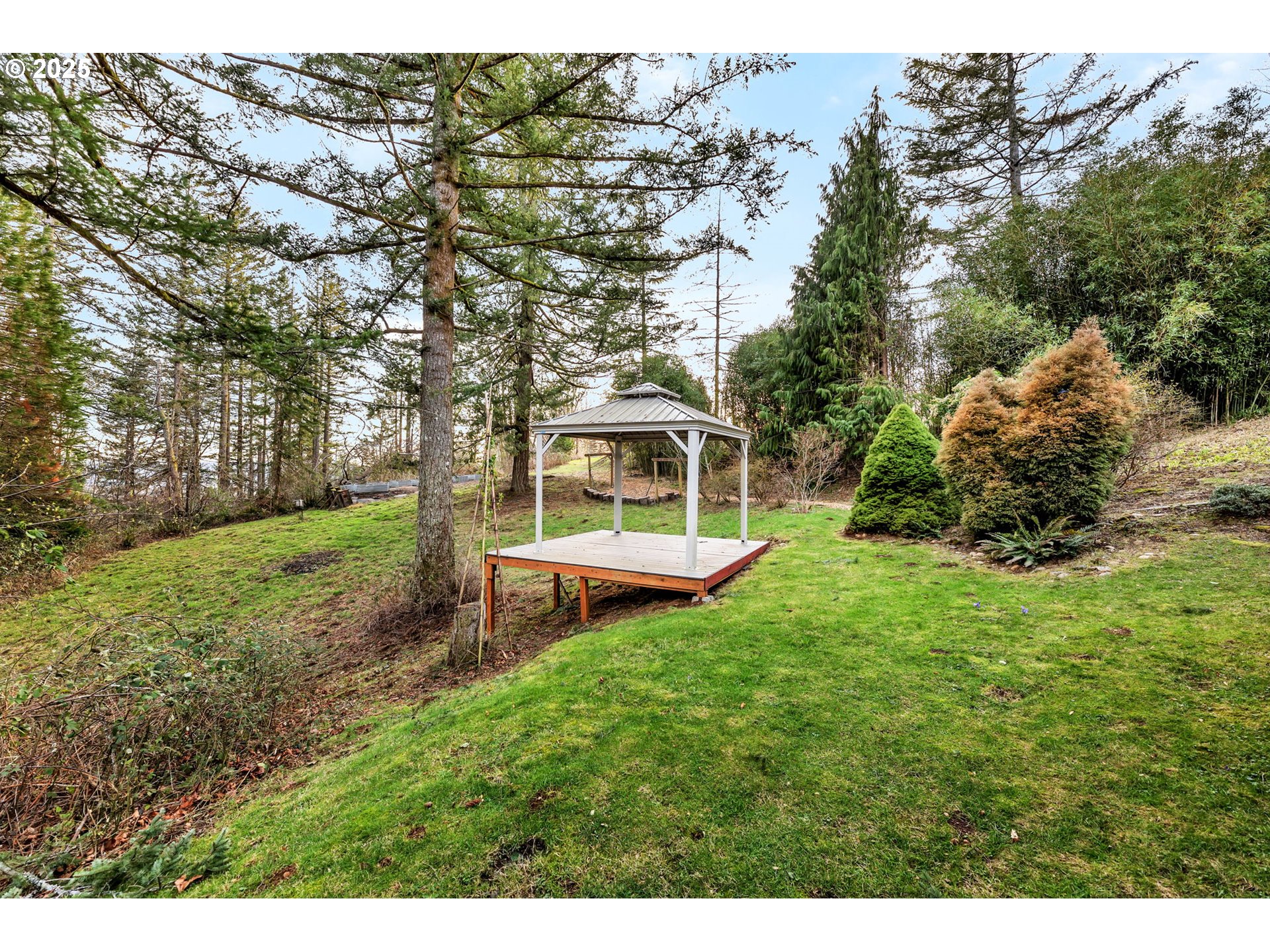 3809 SE SAINT CLAIR RD