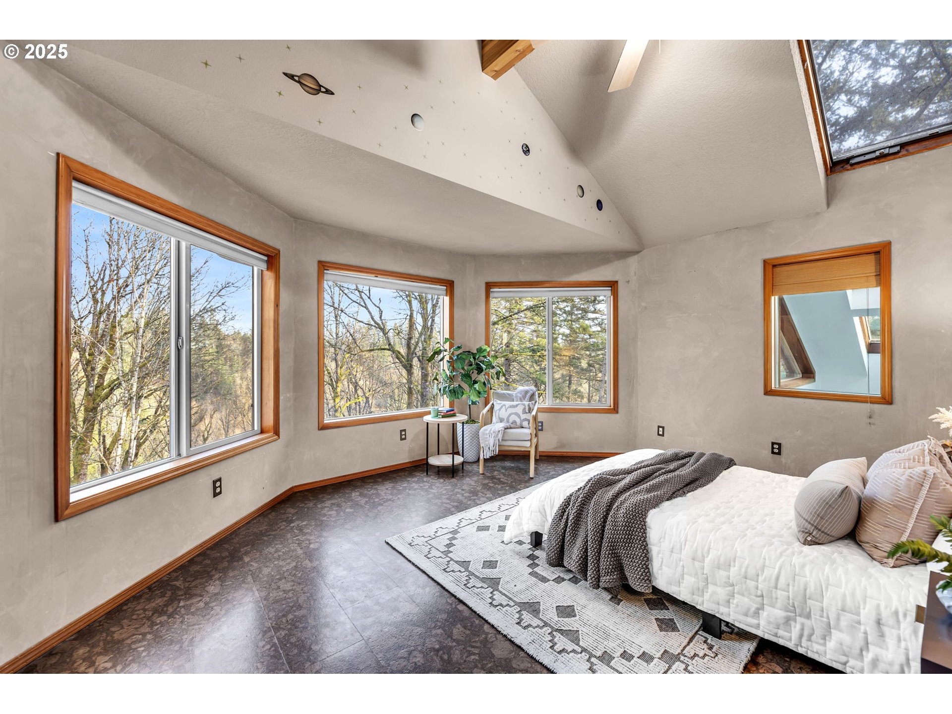 3809 SE SAINT CLAIR RD