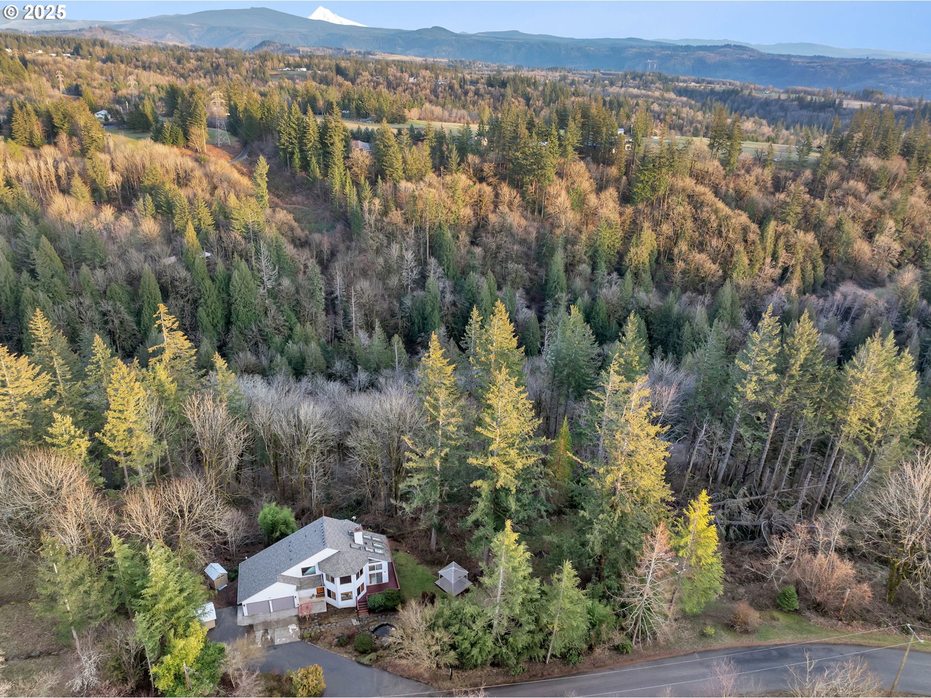 3809 SE SAINT CLAIR RD