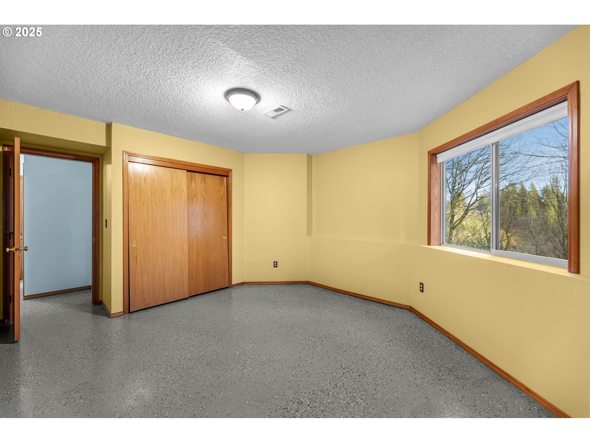 3809 SE SAINT CLAIR RD