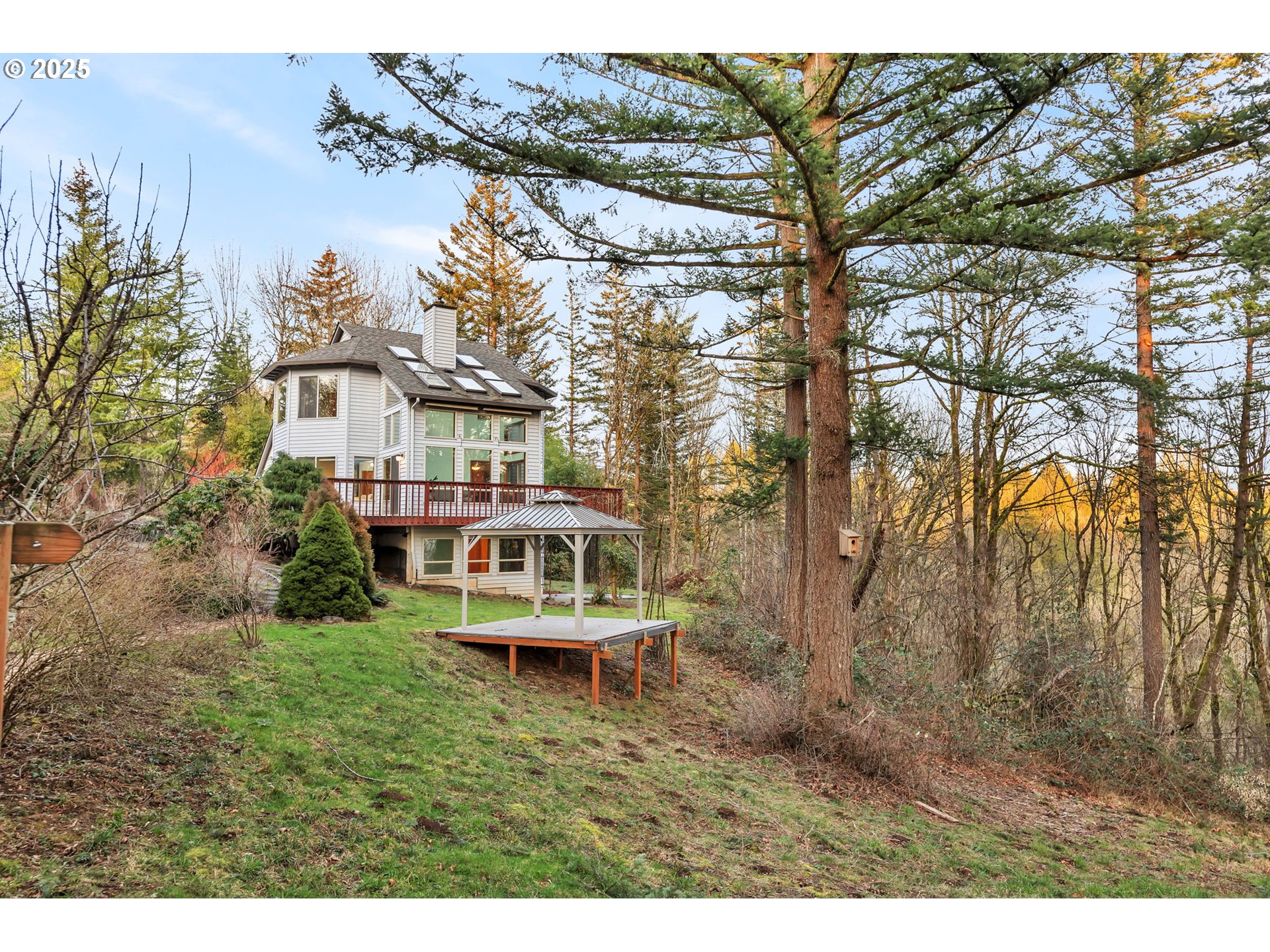 3809 SE SAINT CLAIR RD