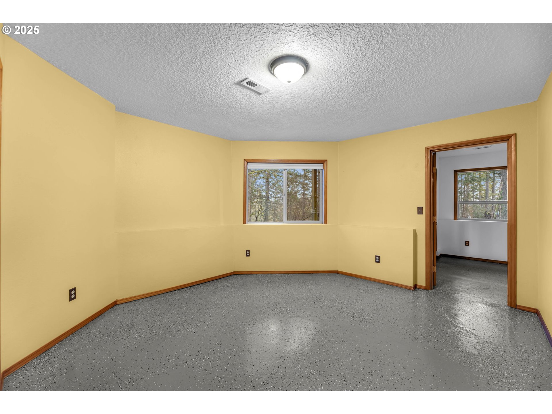 3809 SE SAINT CLAIR RD