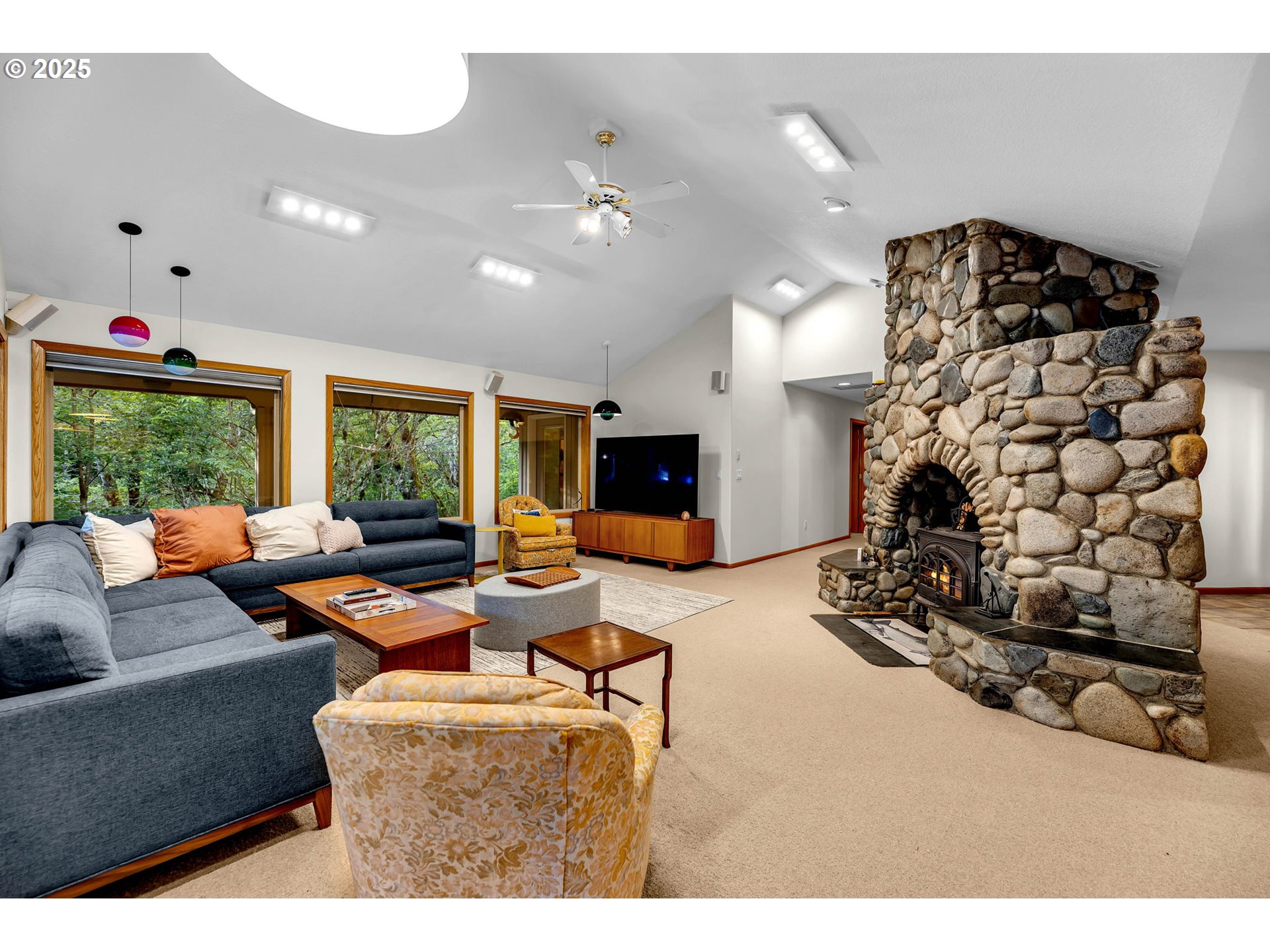 362 LINDA LN