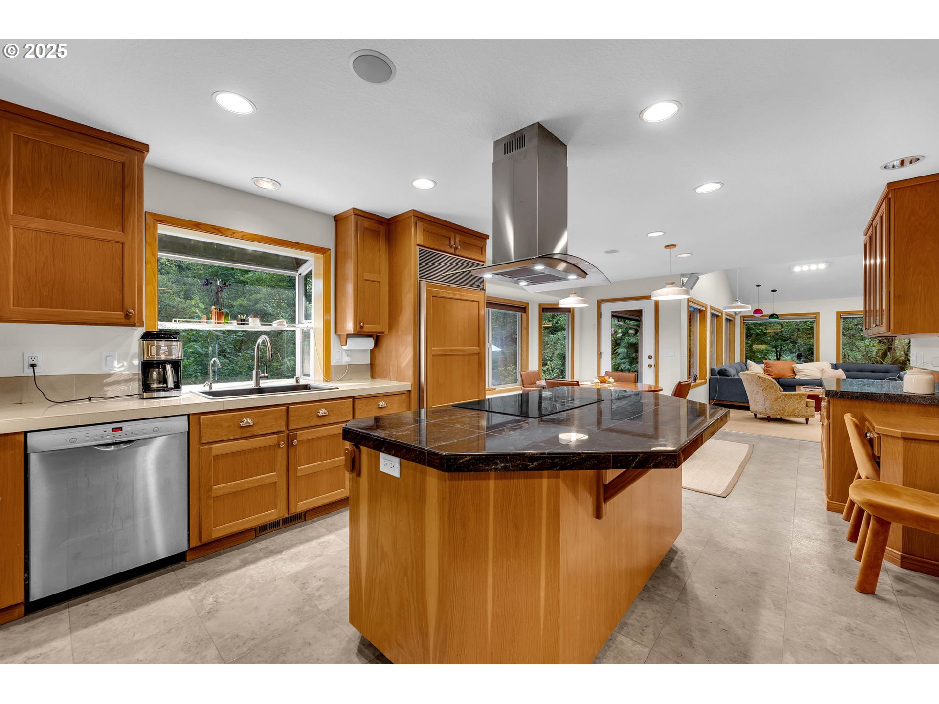 362 LINDA LN