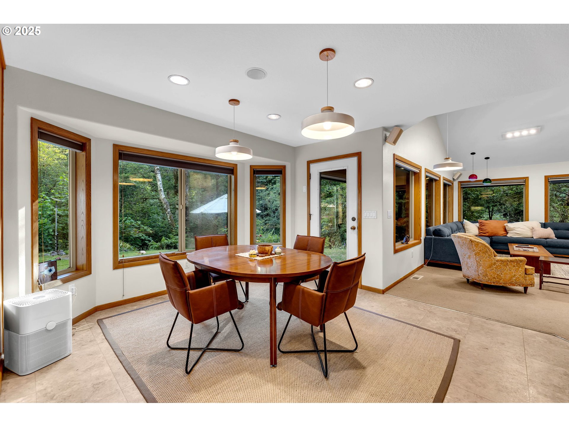 362 LINDA LN