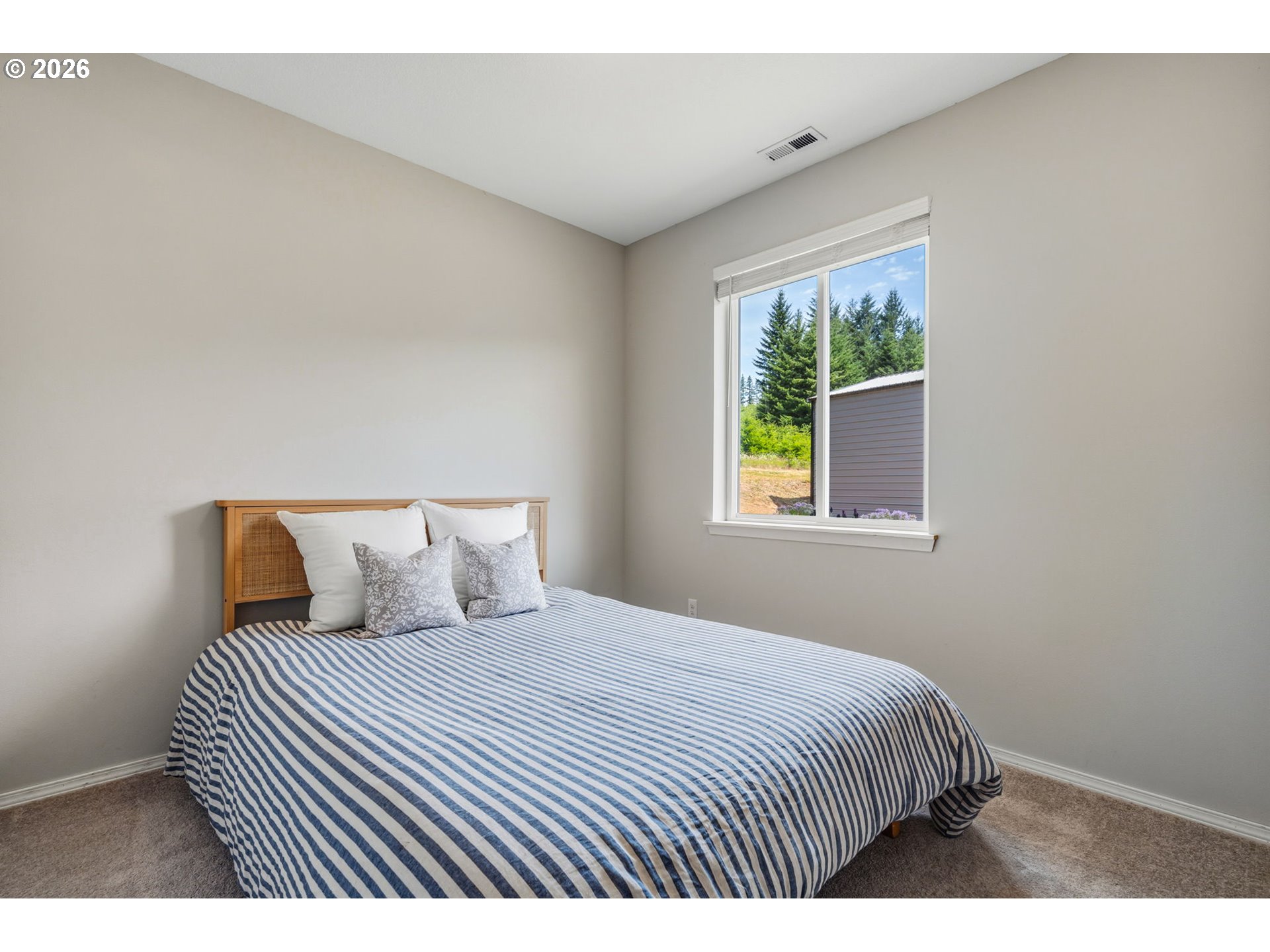 321 HELENS LN