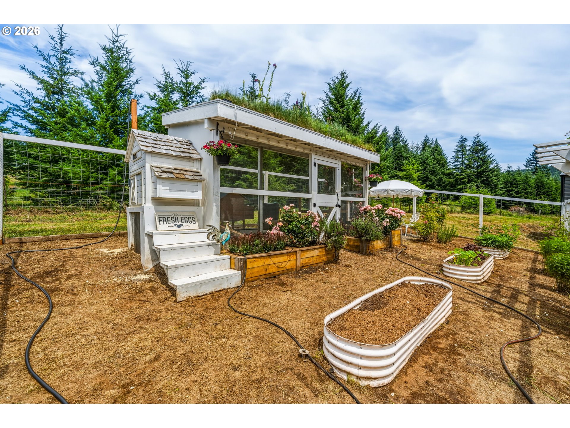 321 HELENS LN