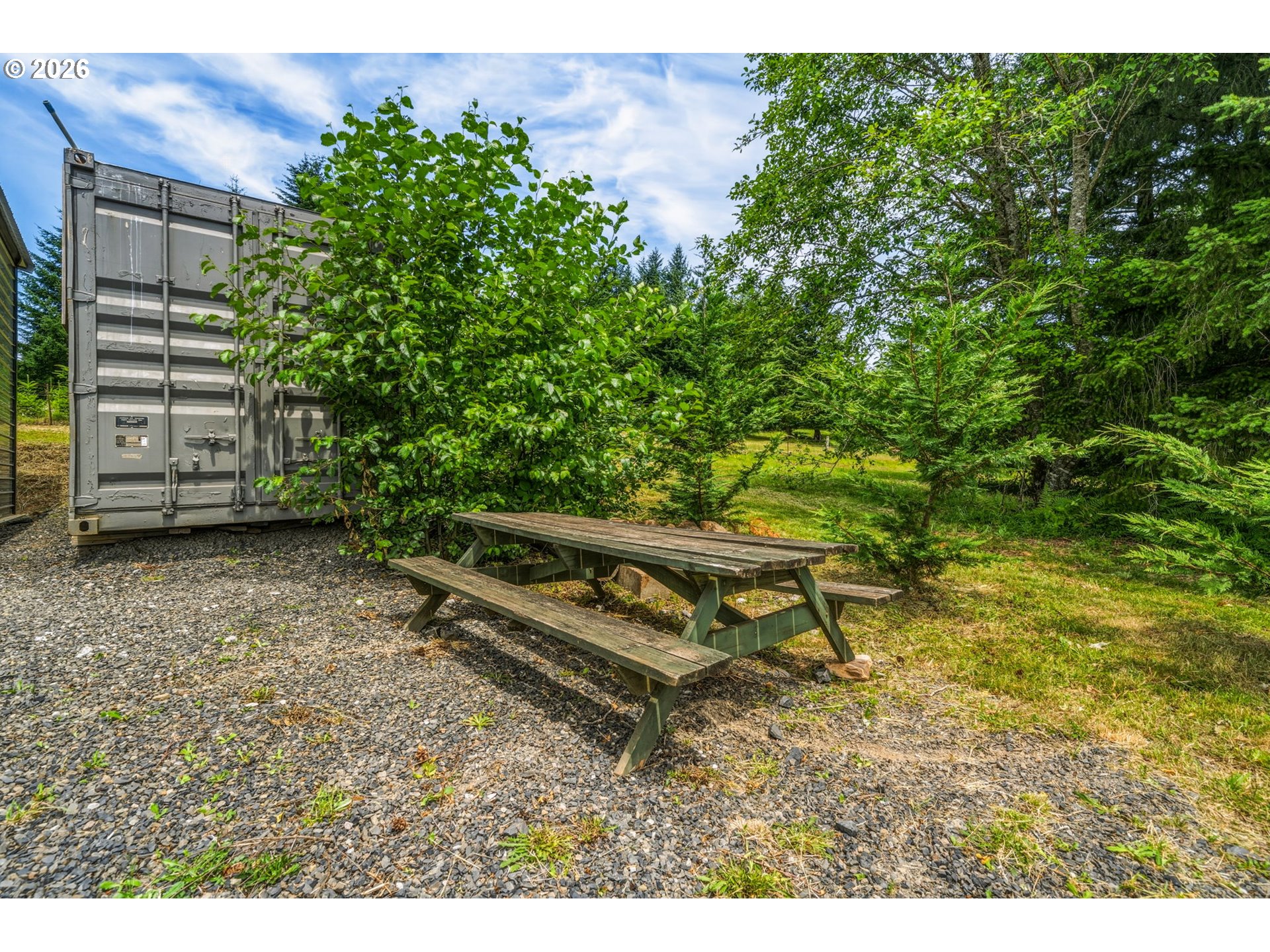 321 HELENS LN