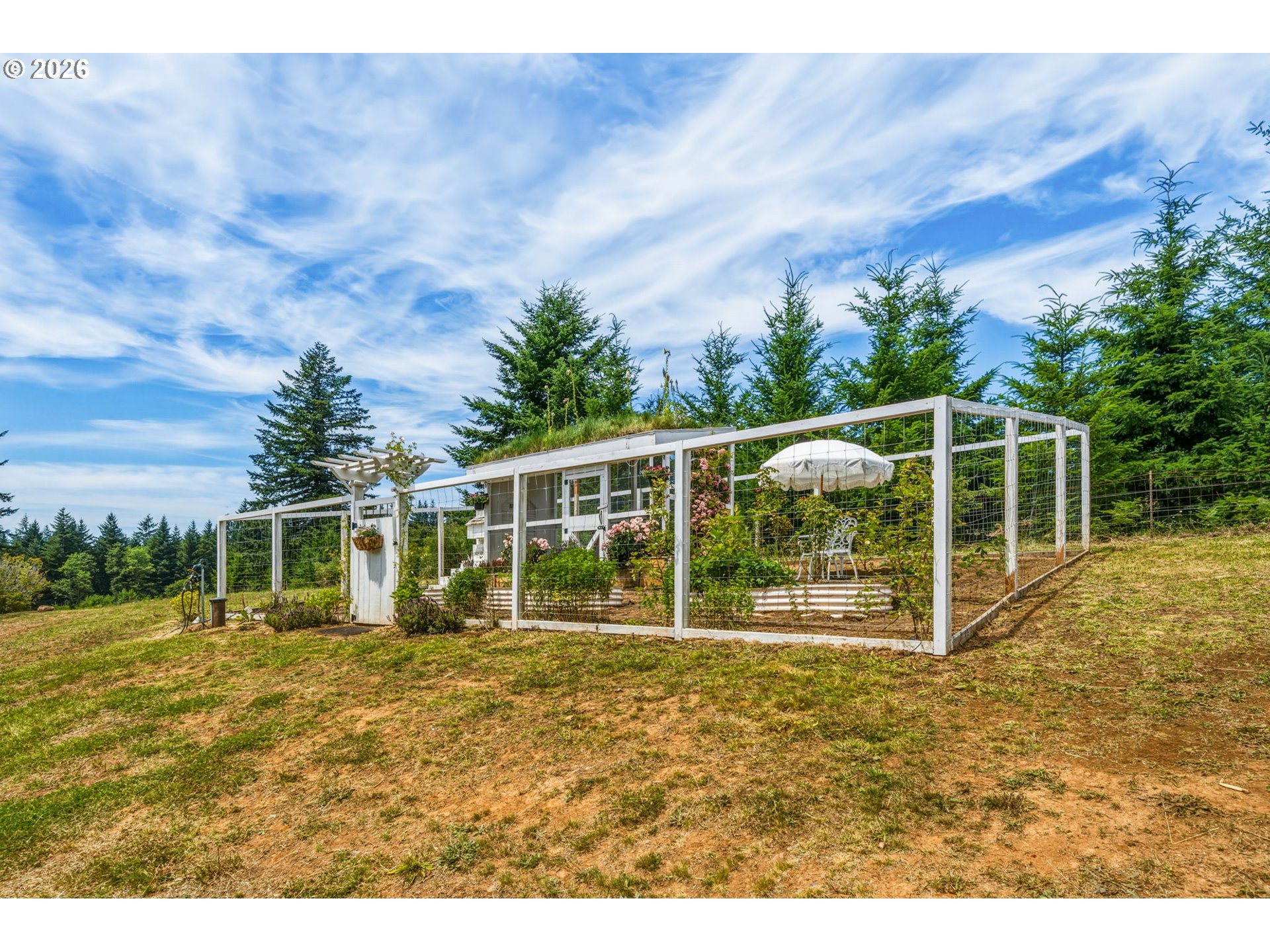 321 HELENS LN