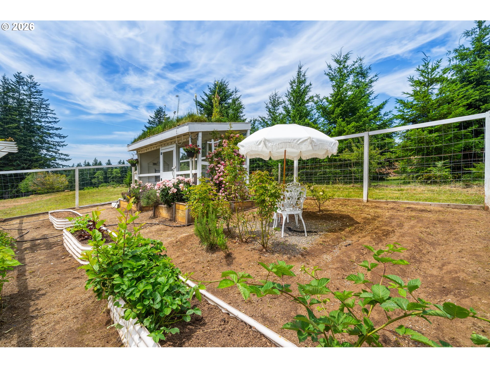 321 HELENS LN