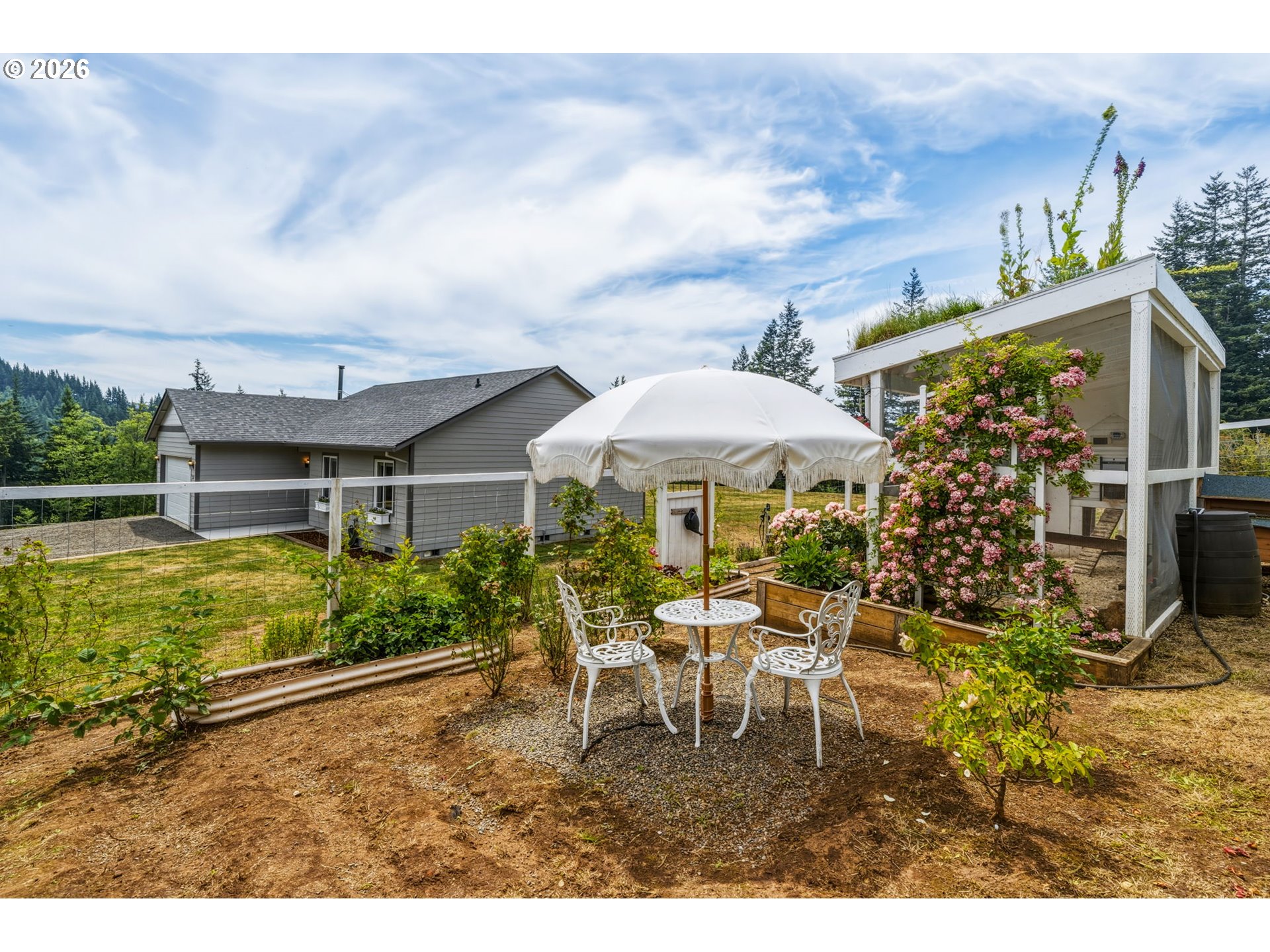 321 HELENS LN