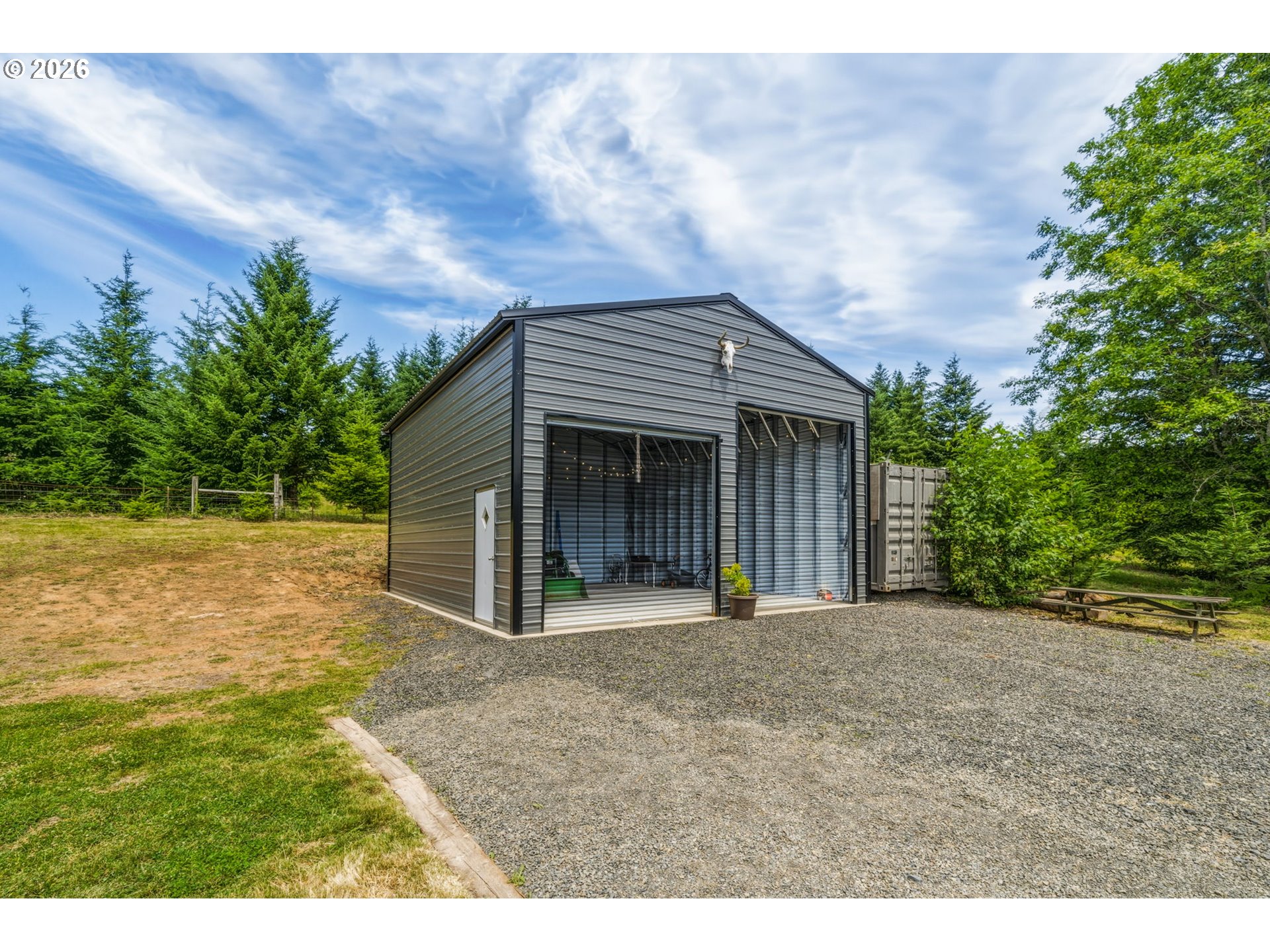 321 HELENS LN