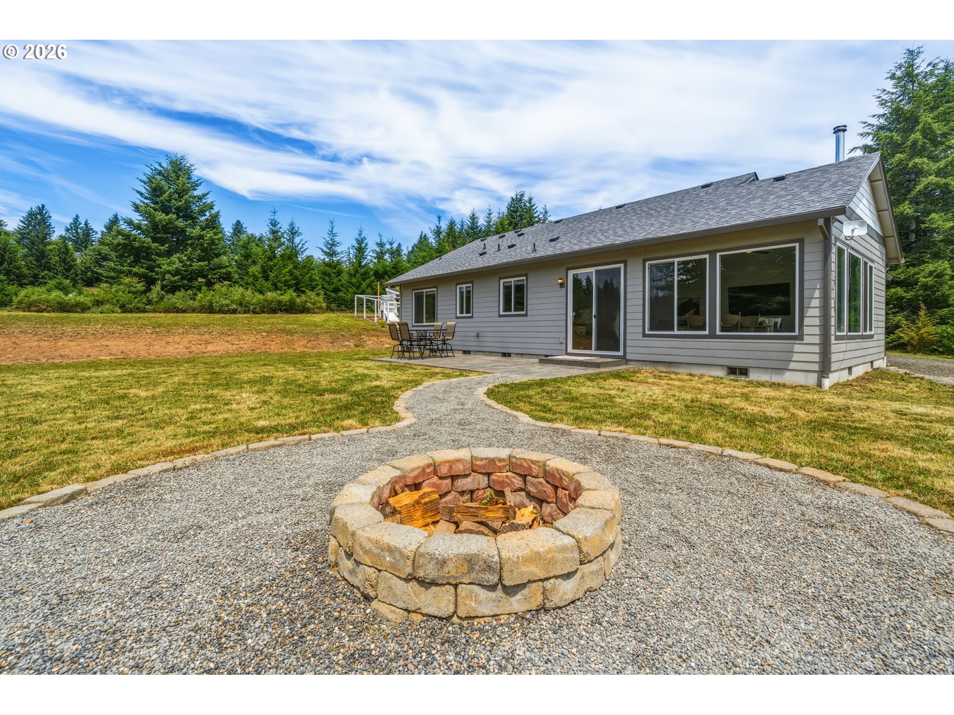 321 HELENS LN