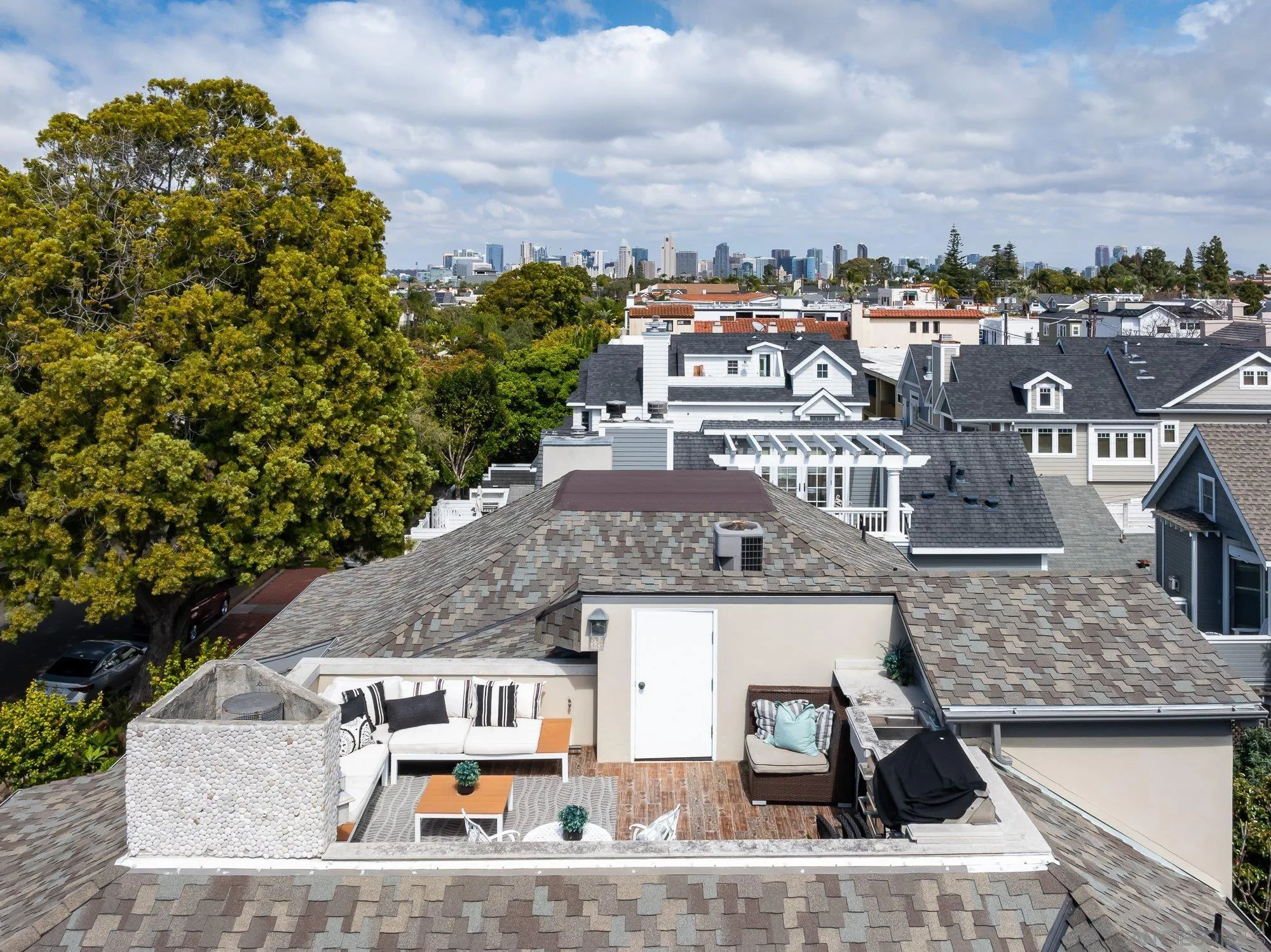 901 10th St.