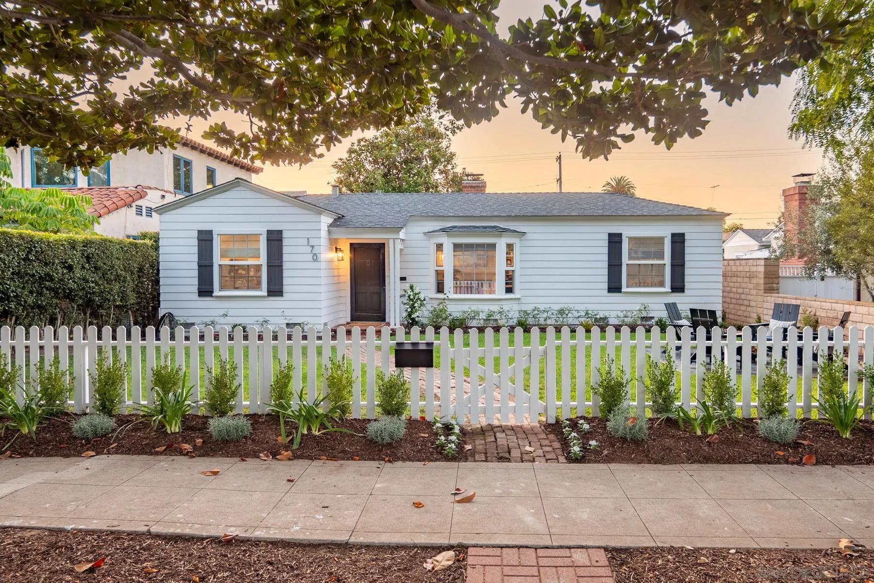168-70 F Ave