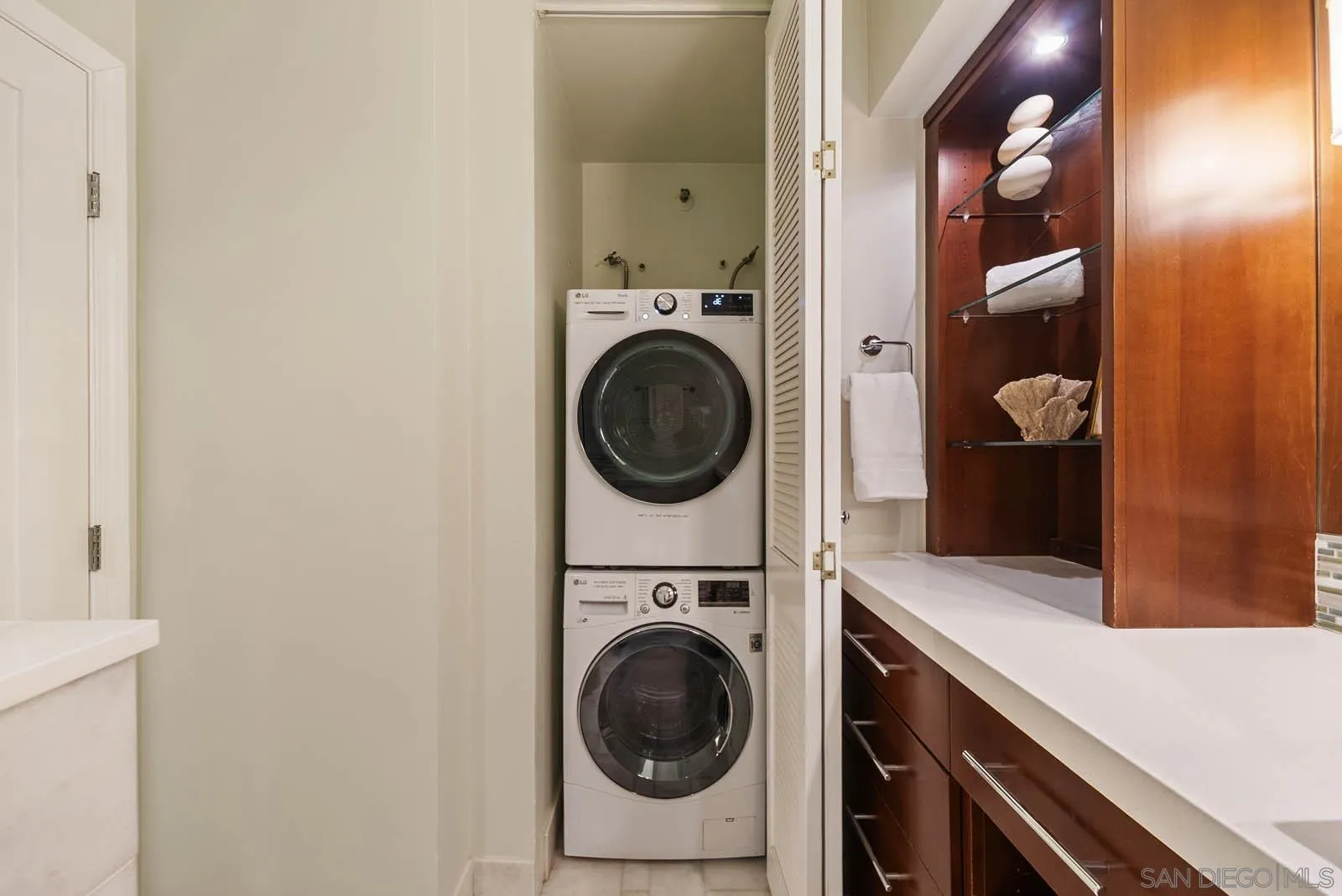 1810 Avenida Del Mundo Unit 408