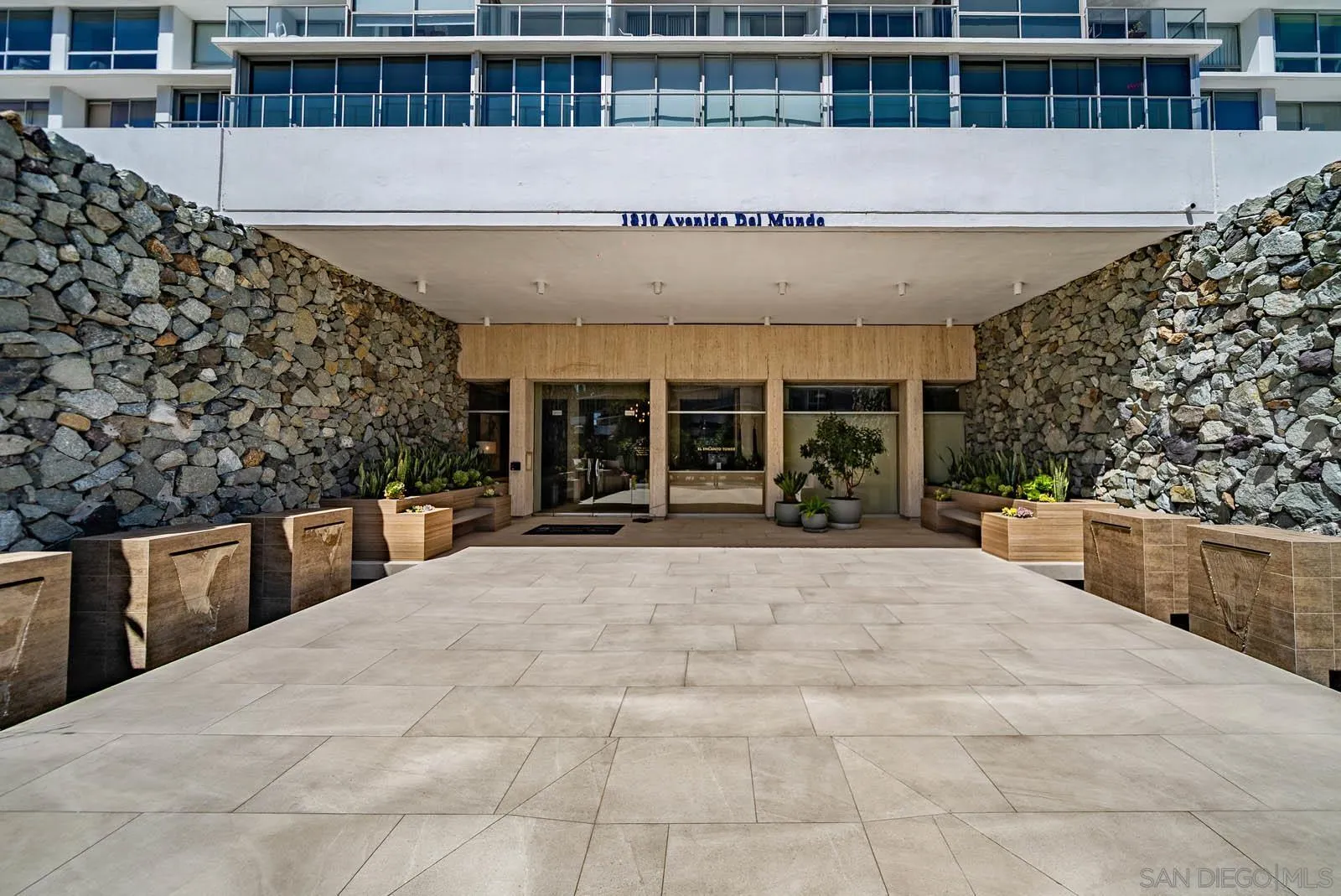 1810 Avenida Del Mundo Unit 408