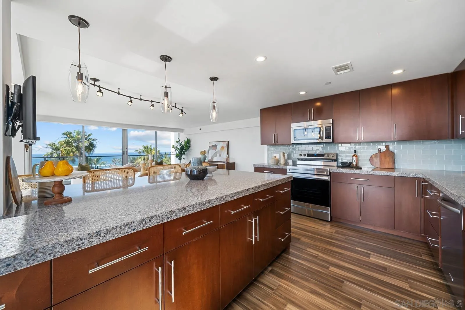 1810 Avenida Del Mundo Unit 408