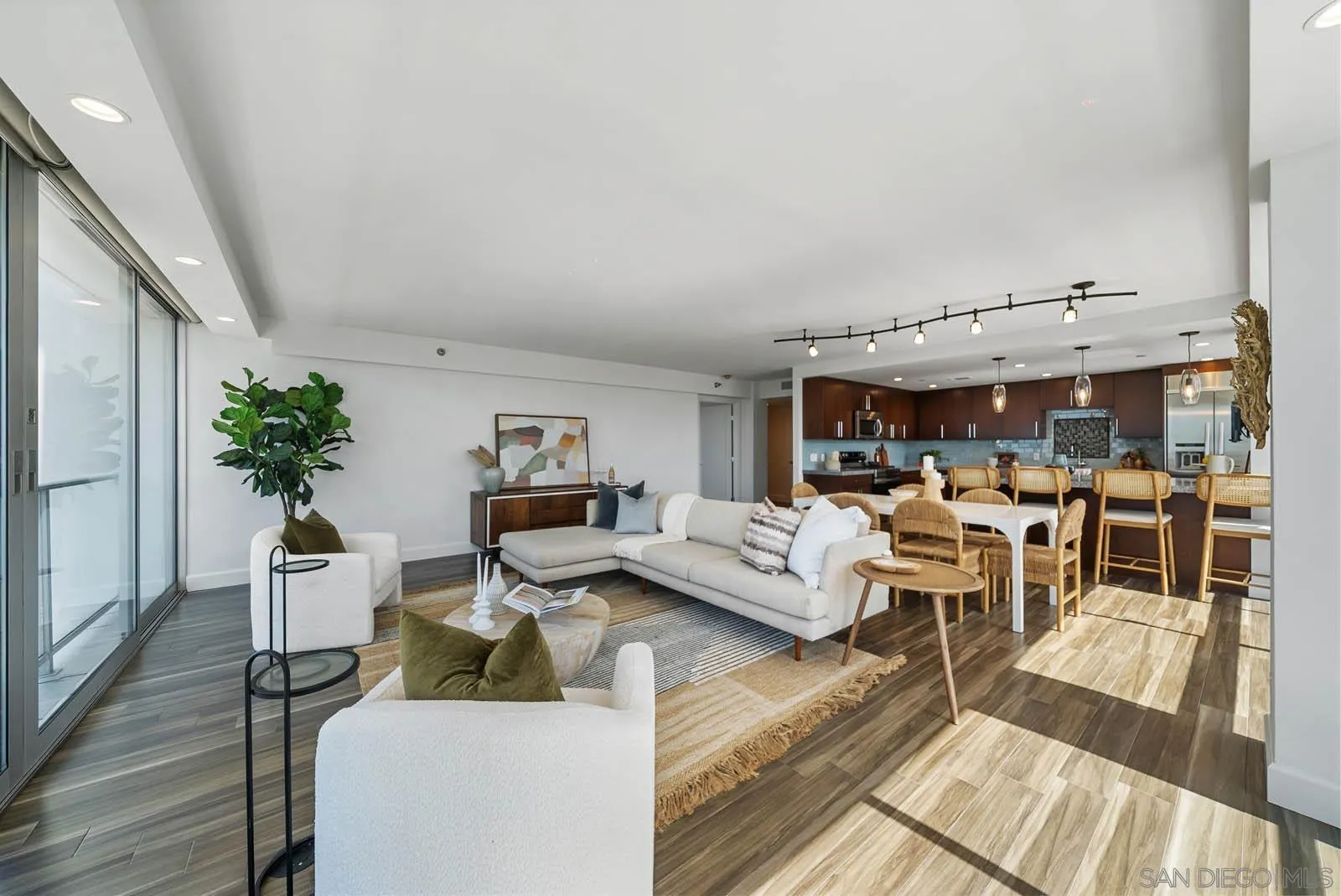 1810 Avenida Del Mundo Unit 408