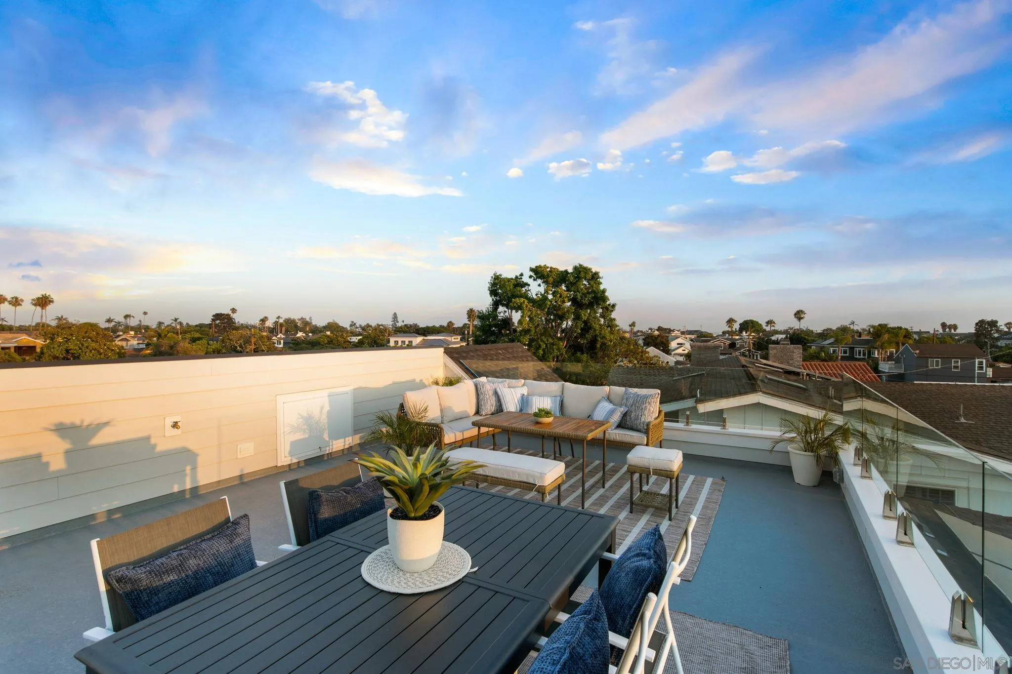 910 Balboa