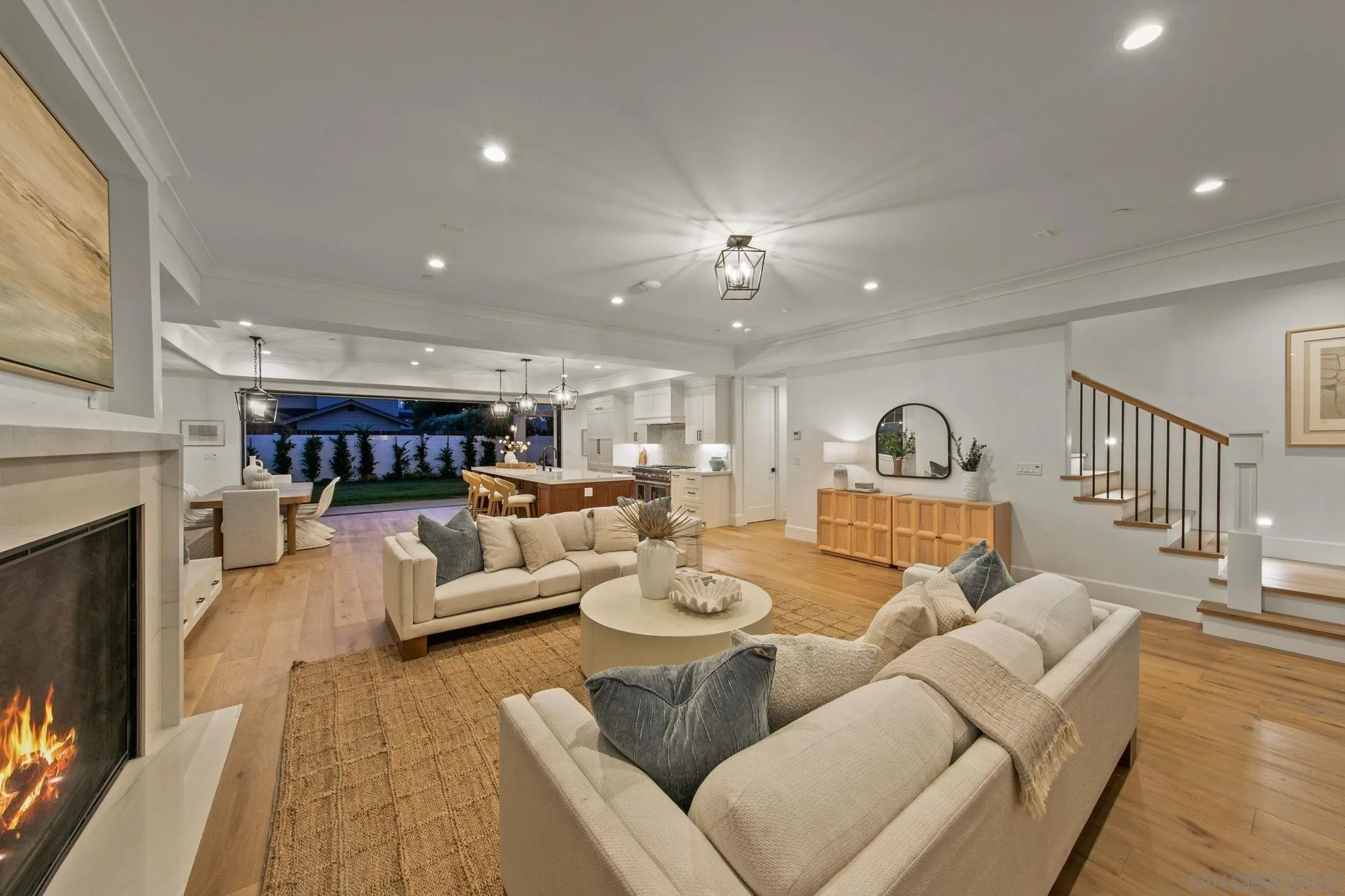 910 Balboa