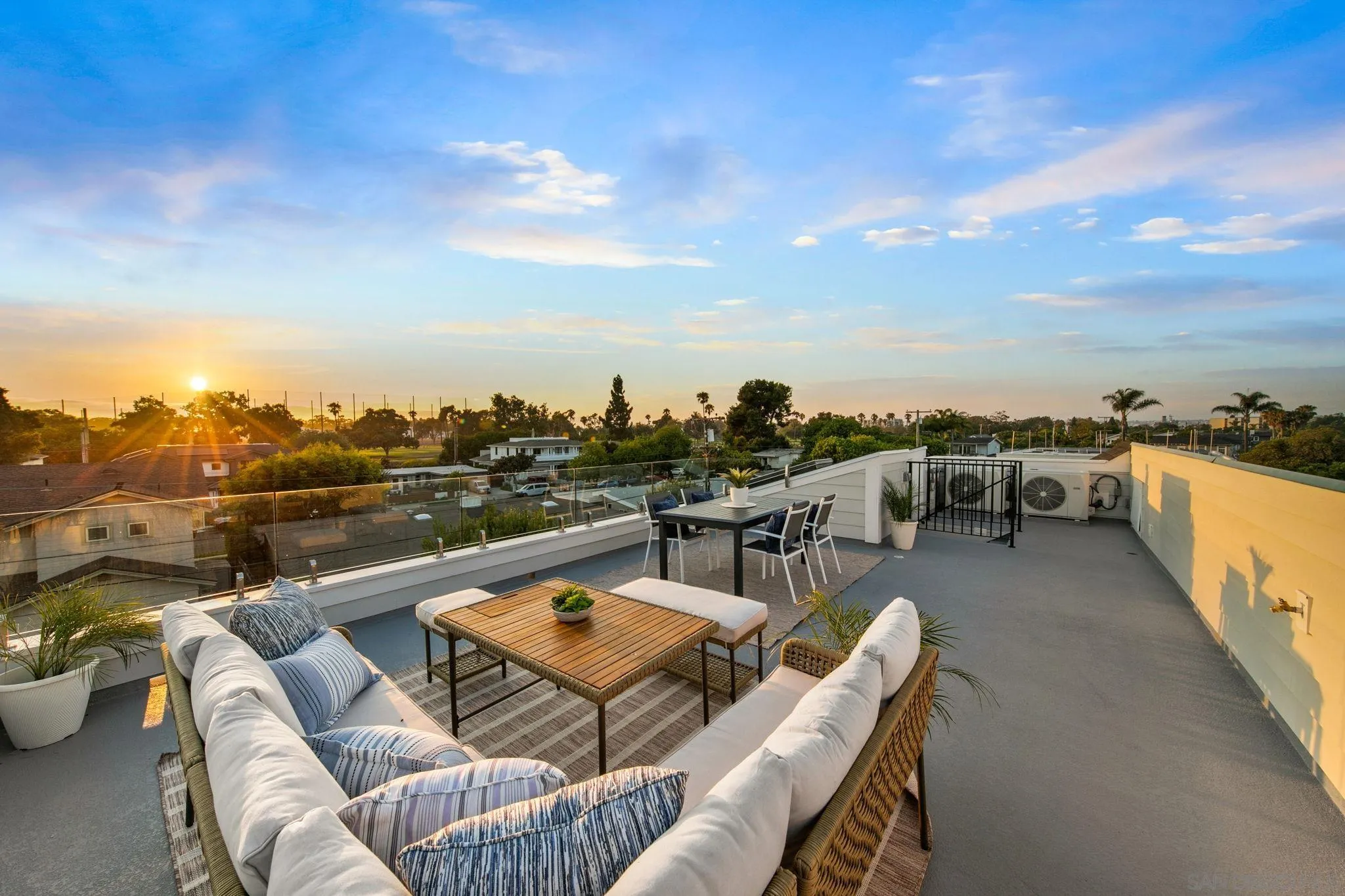 910 Balboa