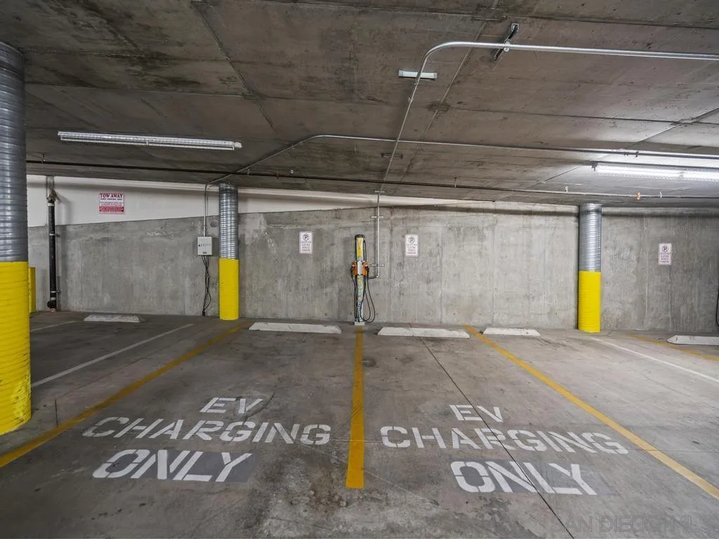 3687 4th Ave Unit 313