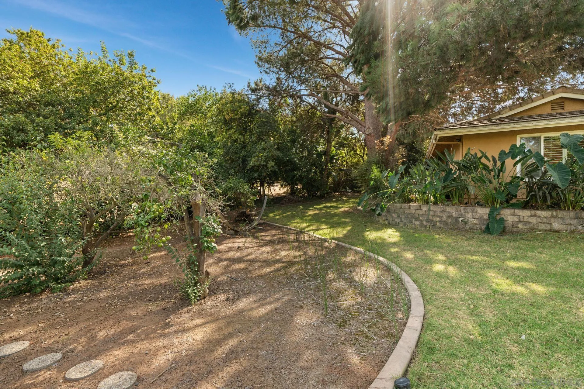 13678 Orchard Gate