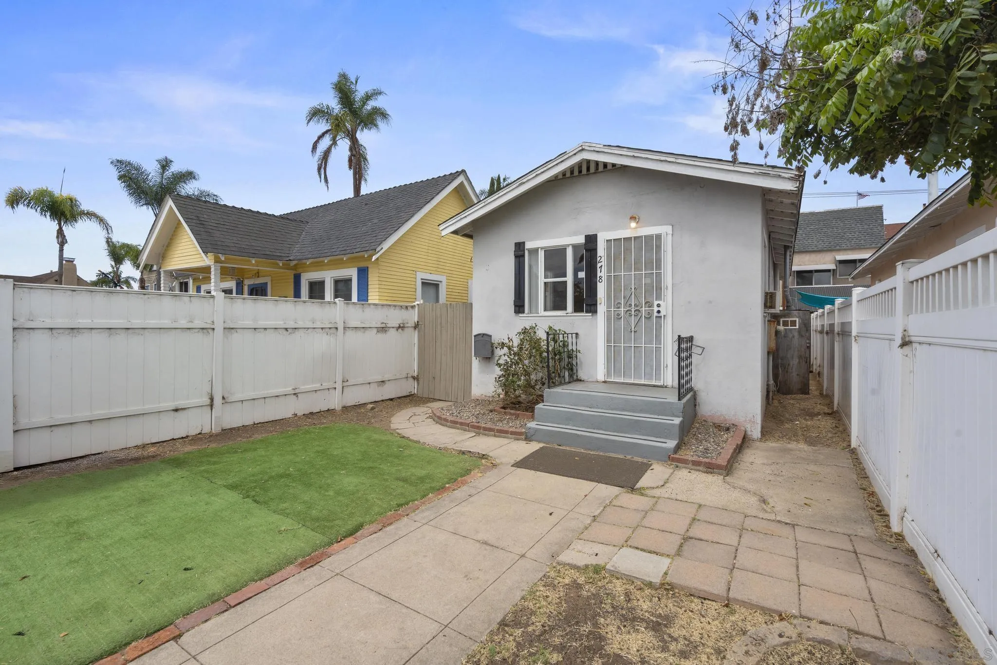 278 C Ave