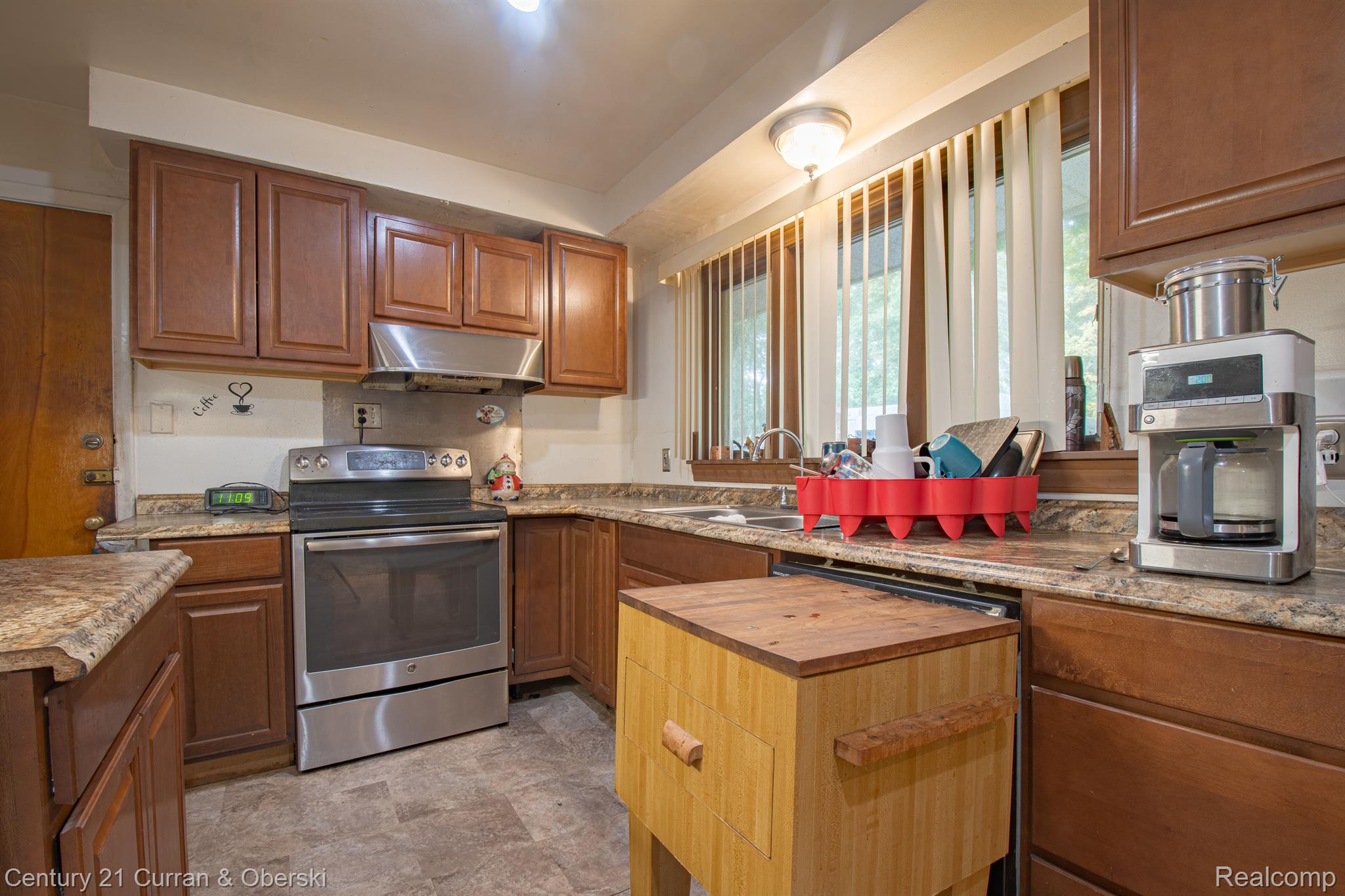 23600 OAK GLEN Drive