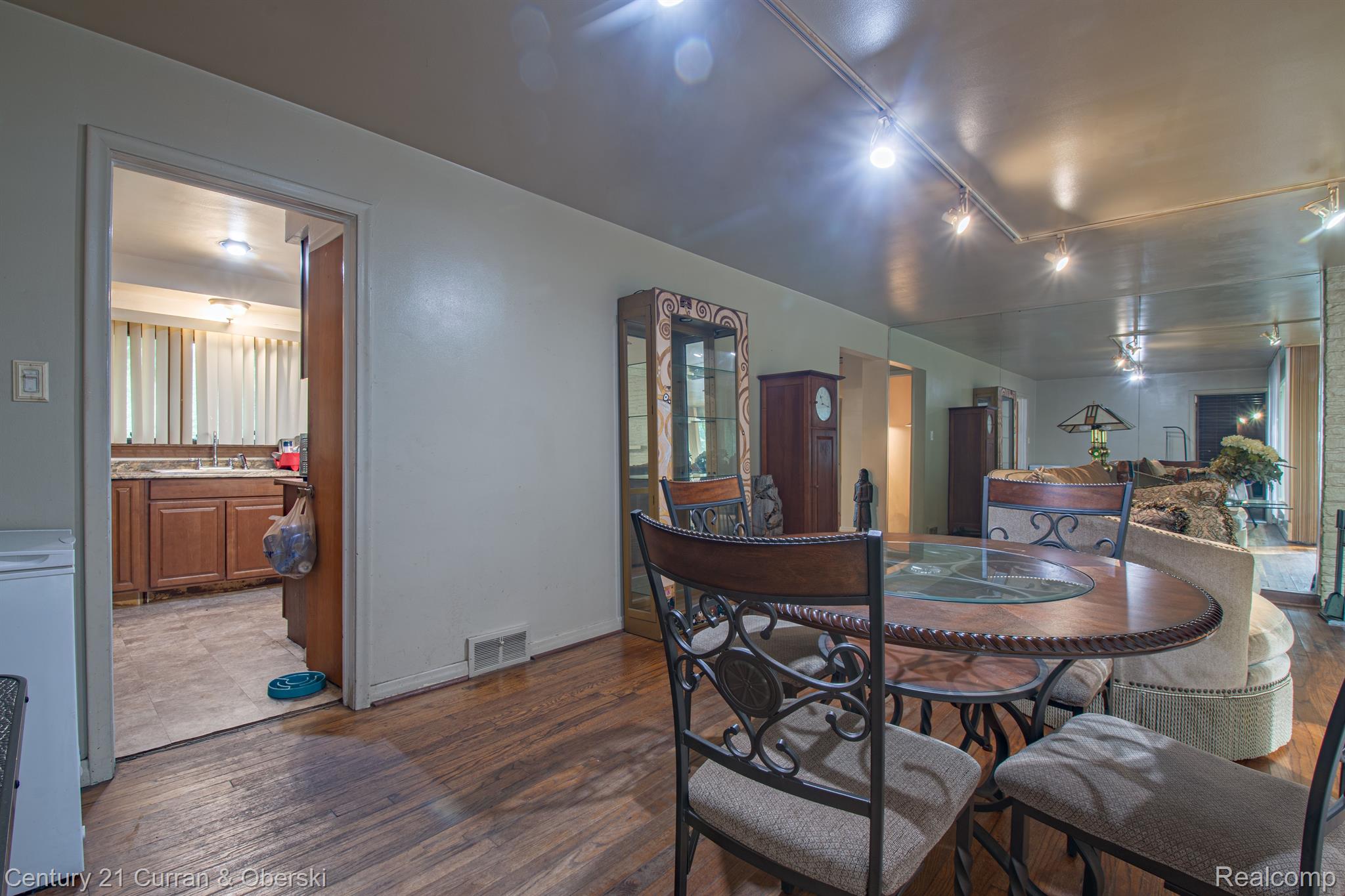 23600 OAK GLEN Drive