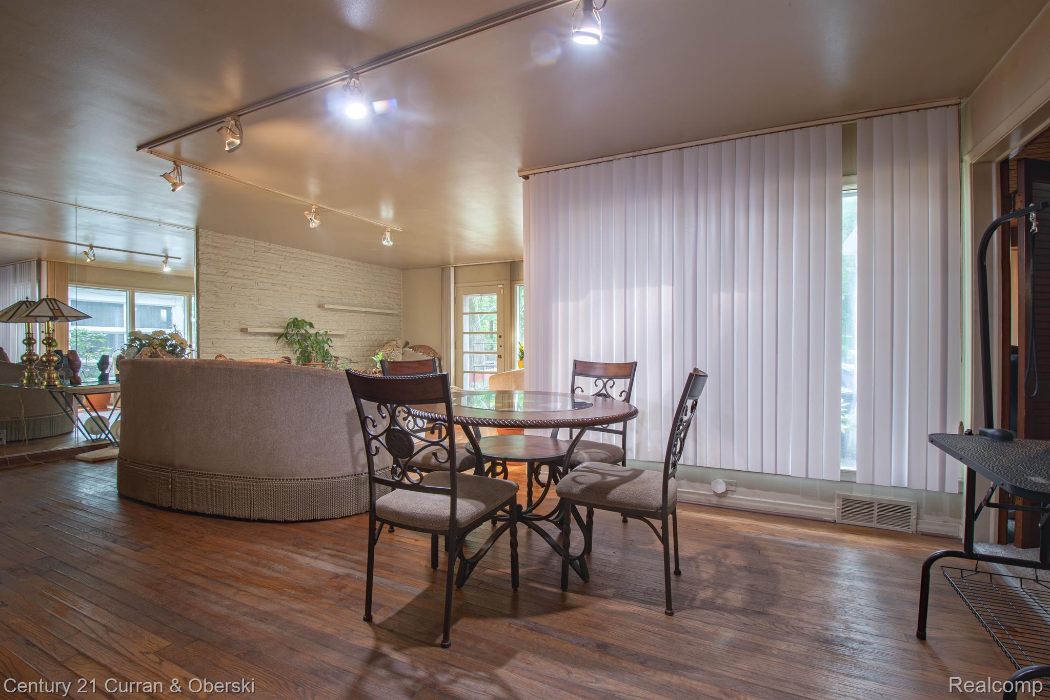23600 OAK GLEN Drive