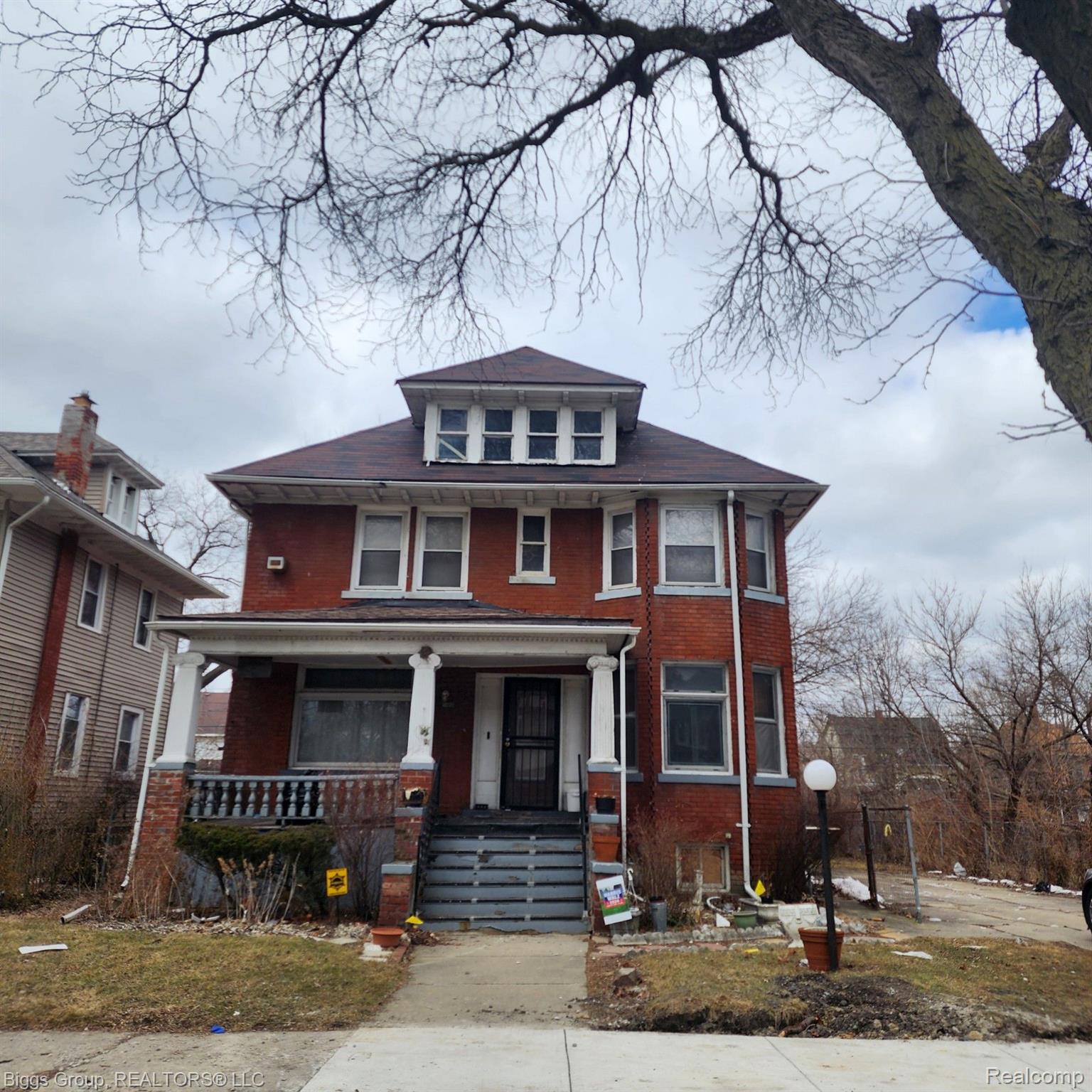 87 WOODLAND Street