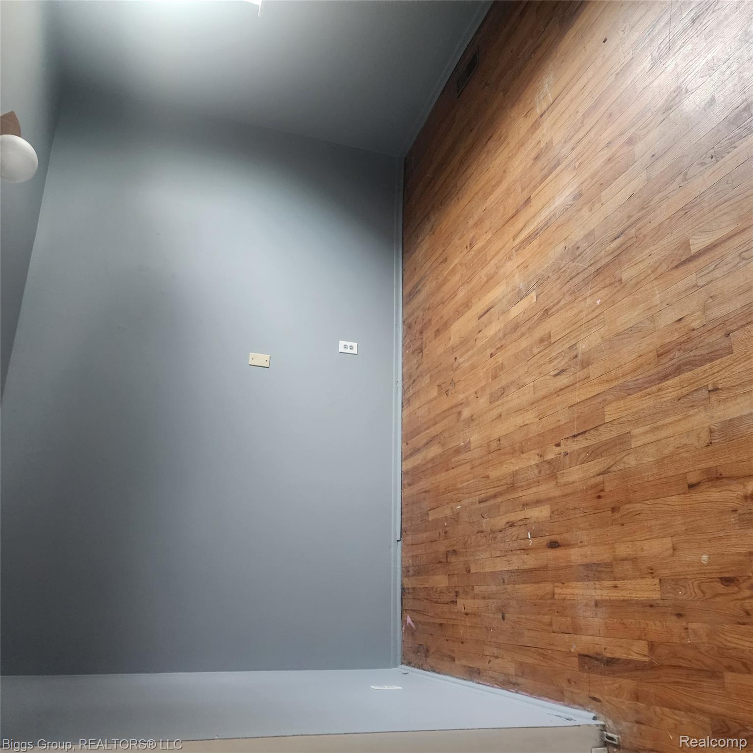 26695 E Outer Drive Drive