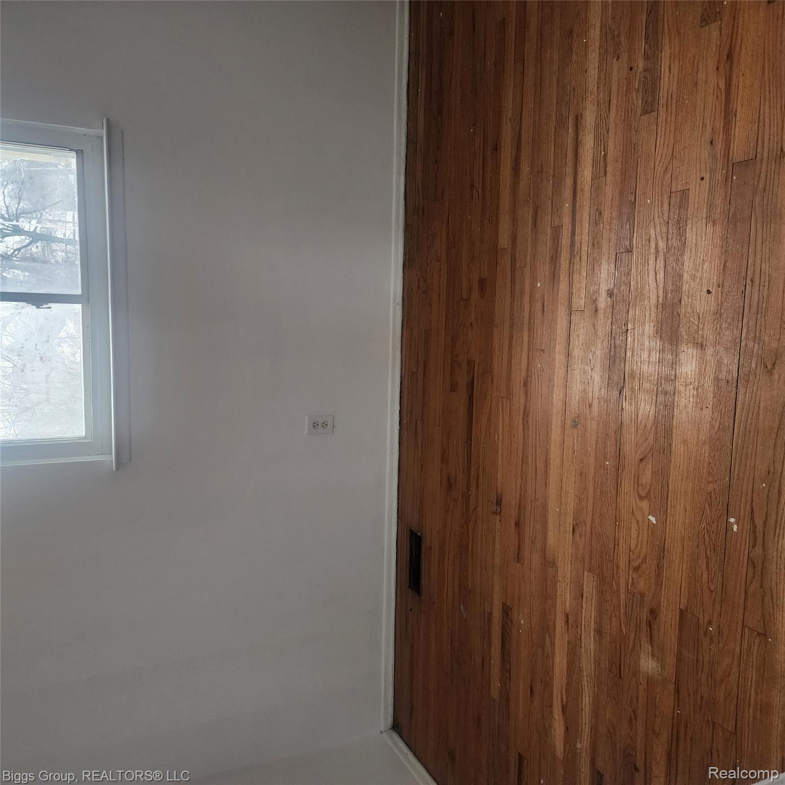 26695 E Outer Drive Drive