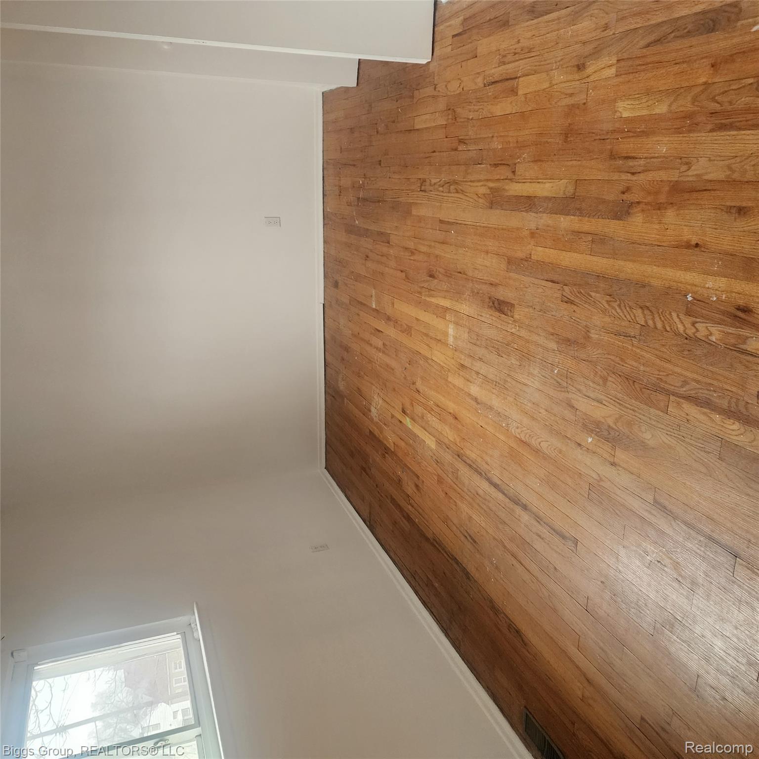 26695 E Outer Drive Drive