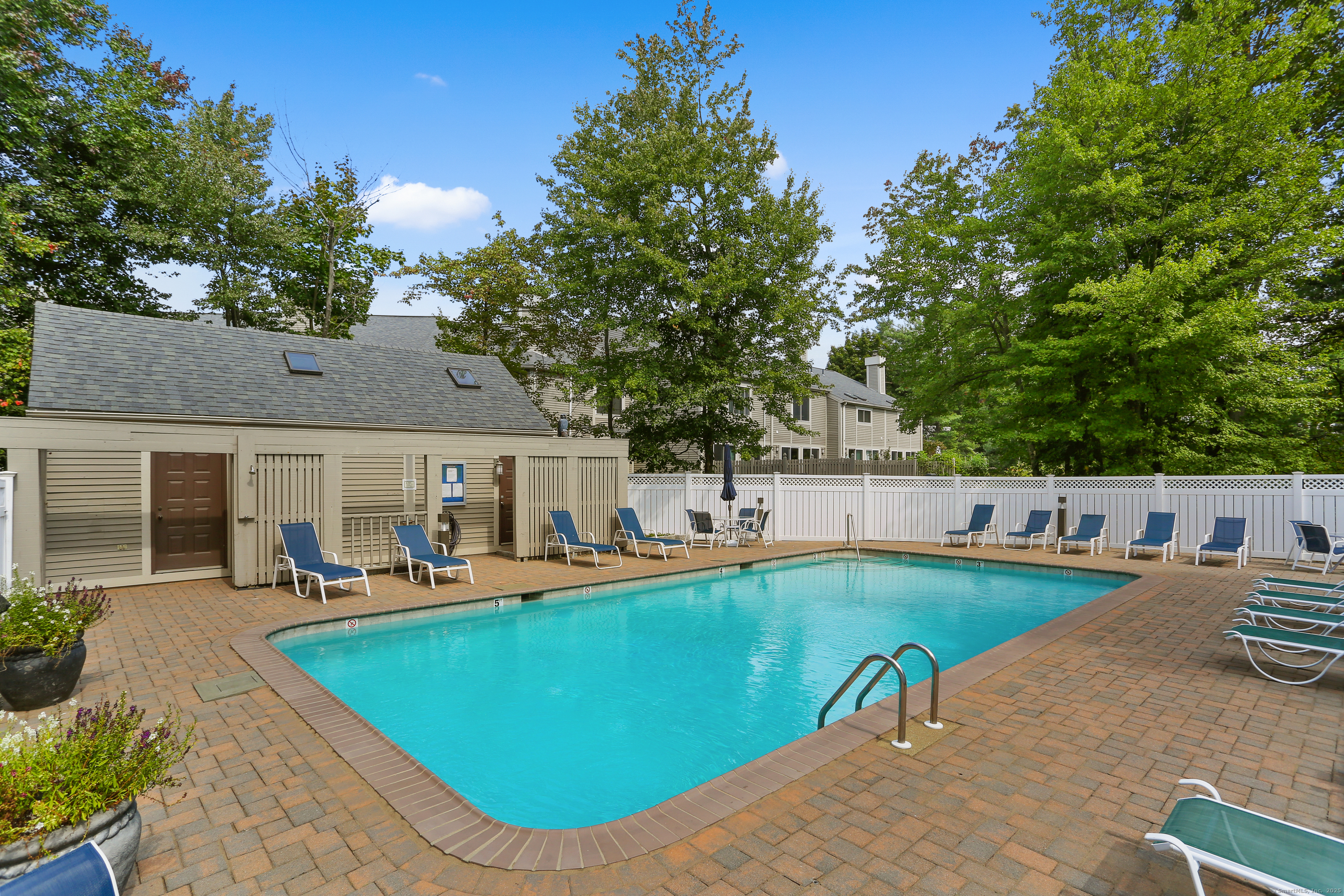 12 Strathmore Lane 12