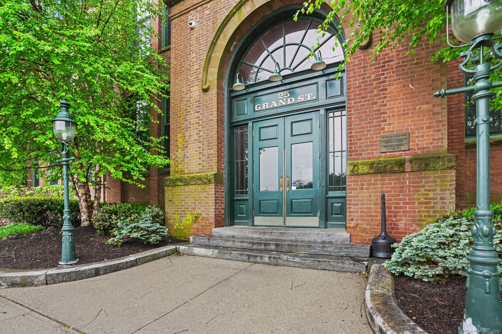 25 Grand Street APT 102