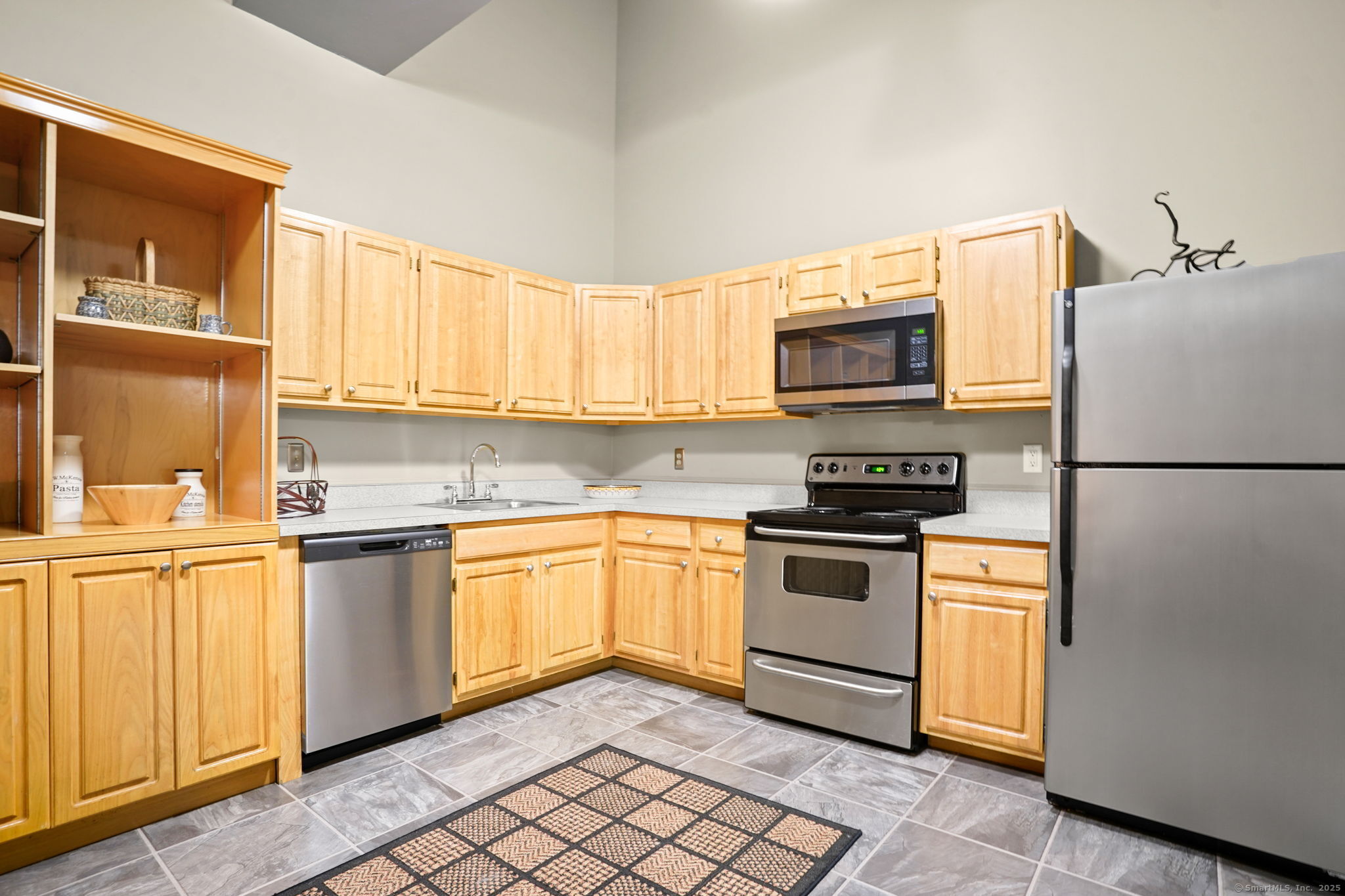 25 Grand Street APT 102
