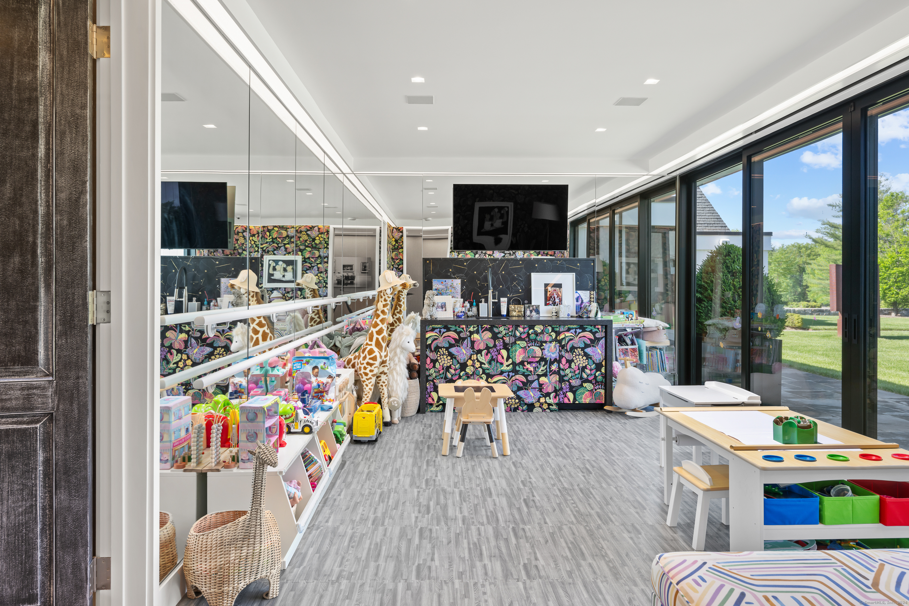 4900 Congress Street