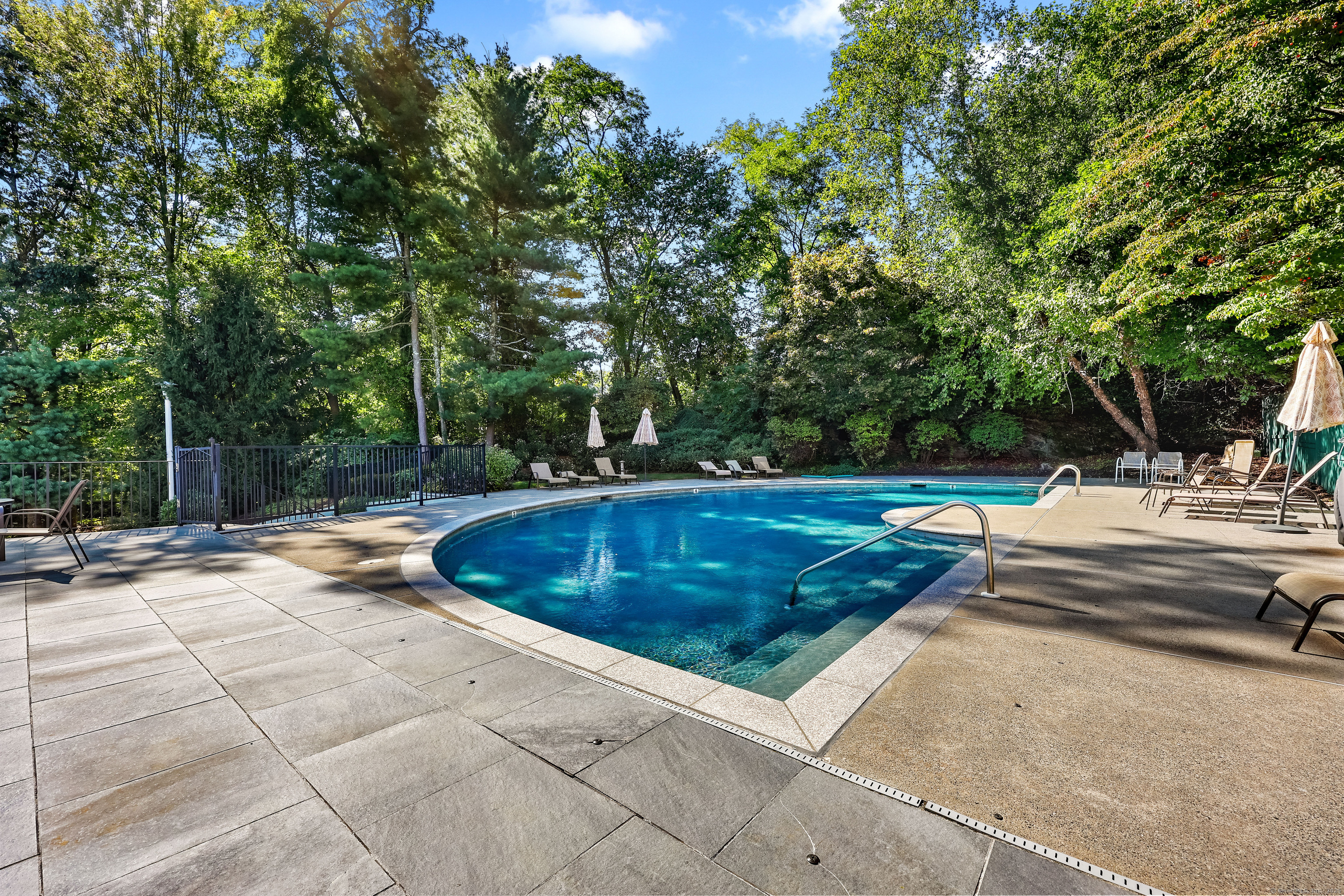 61 Hills Lane 61