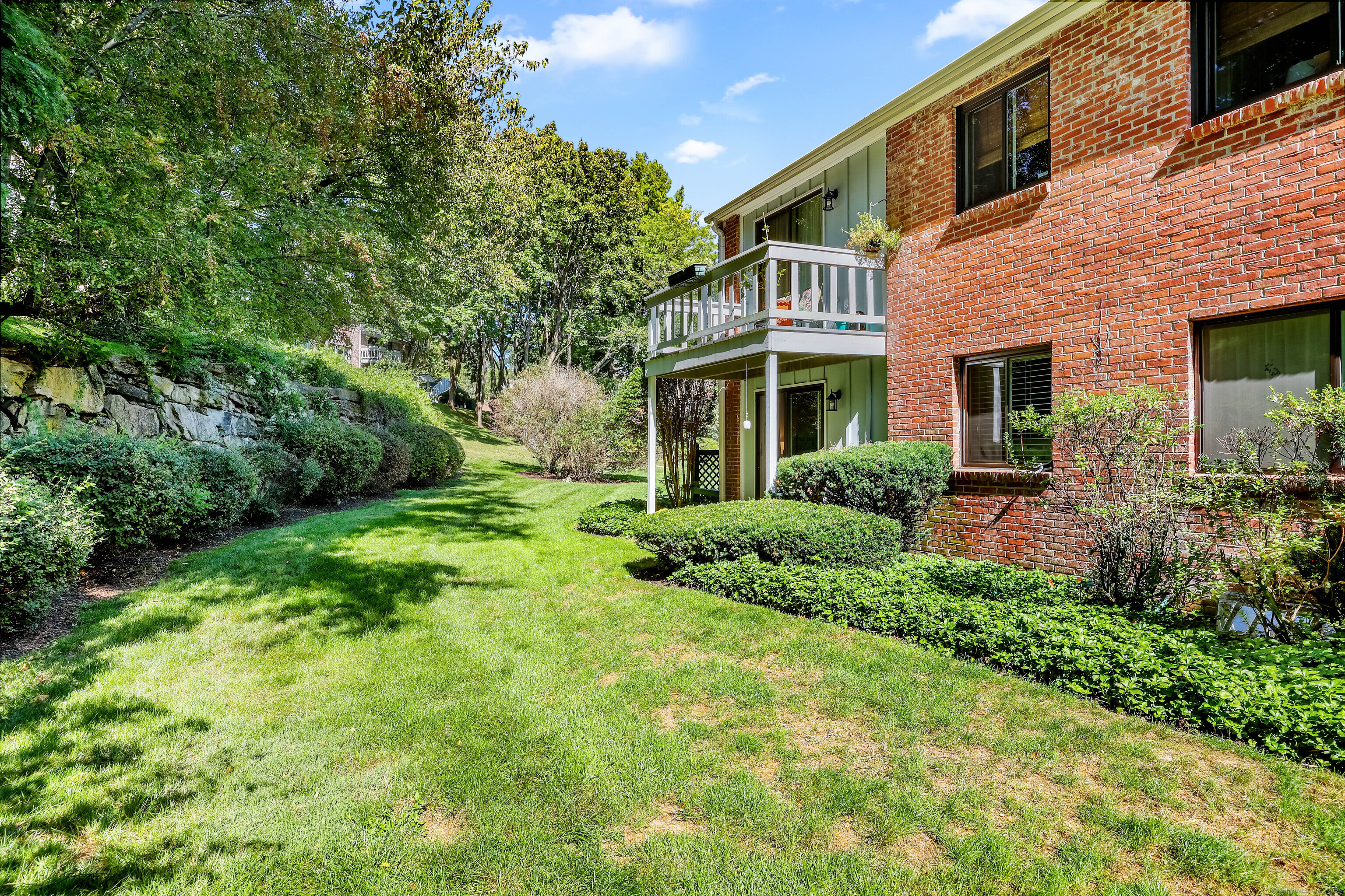 61 Hills Lane 61