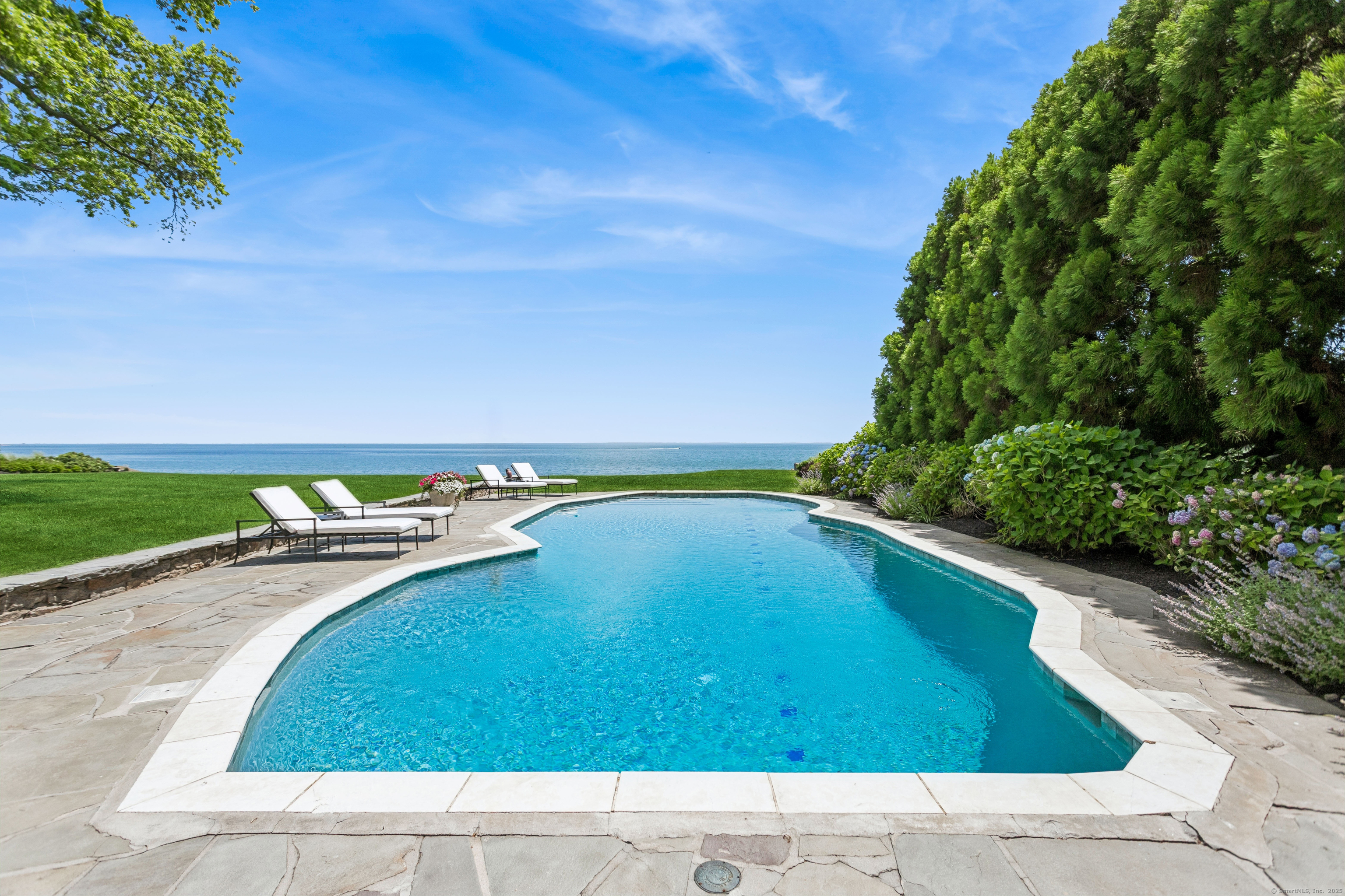 92 Beachside Avenue