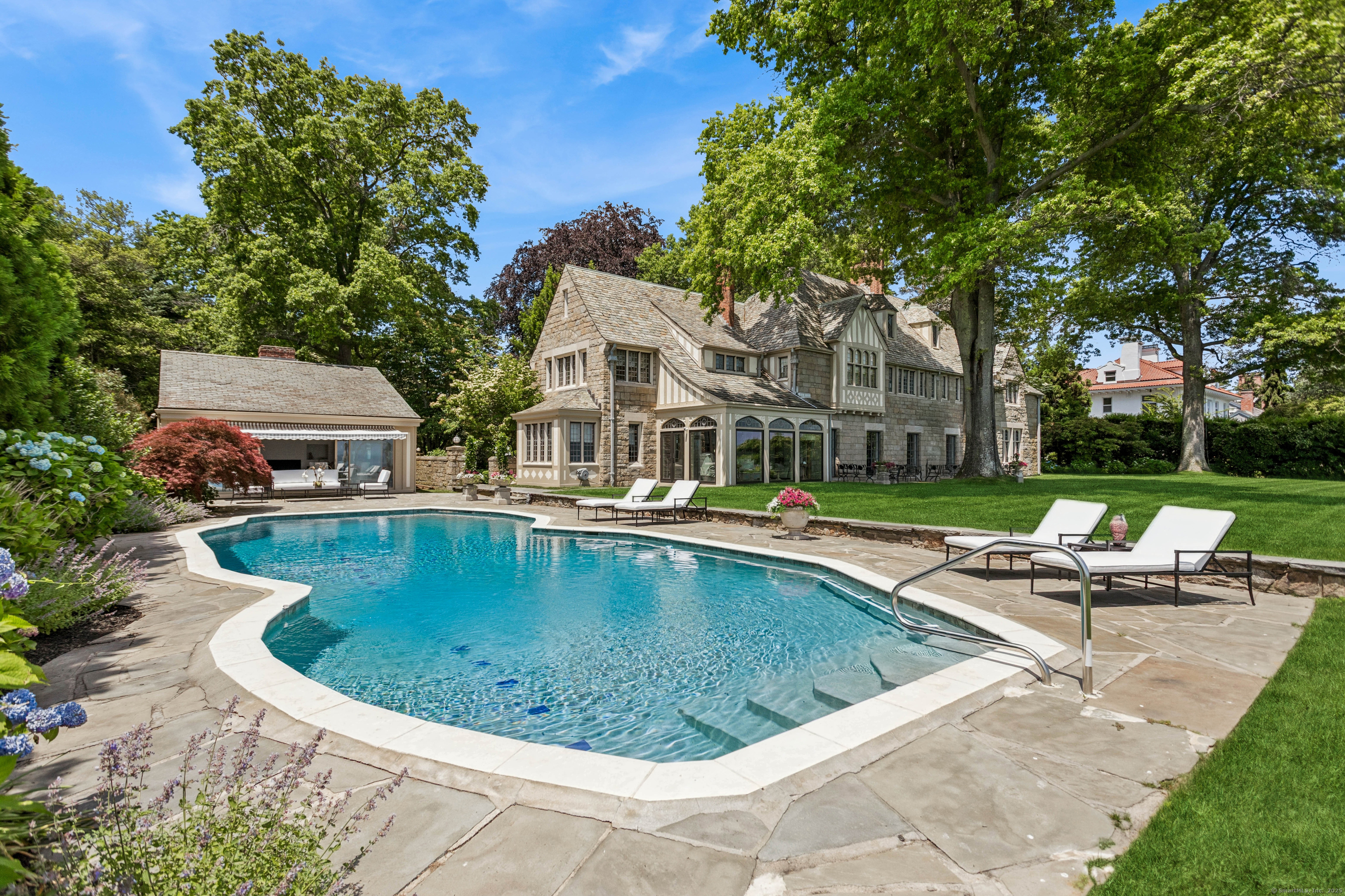 92 Beachside Avenue
