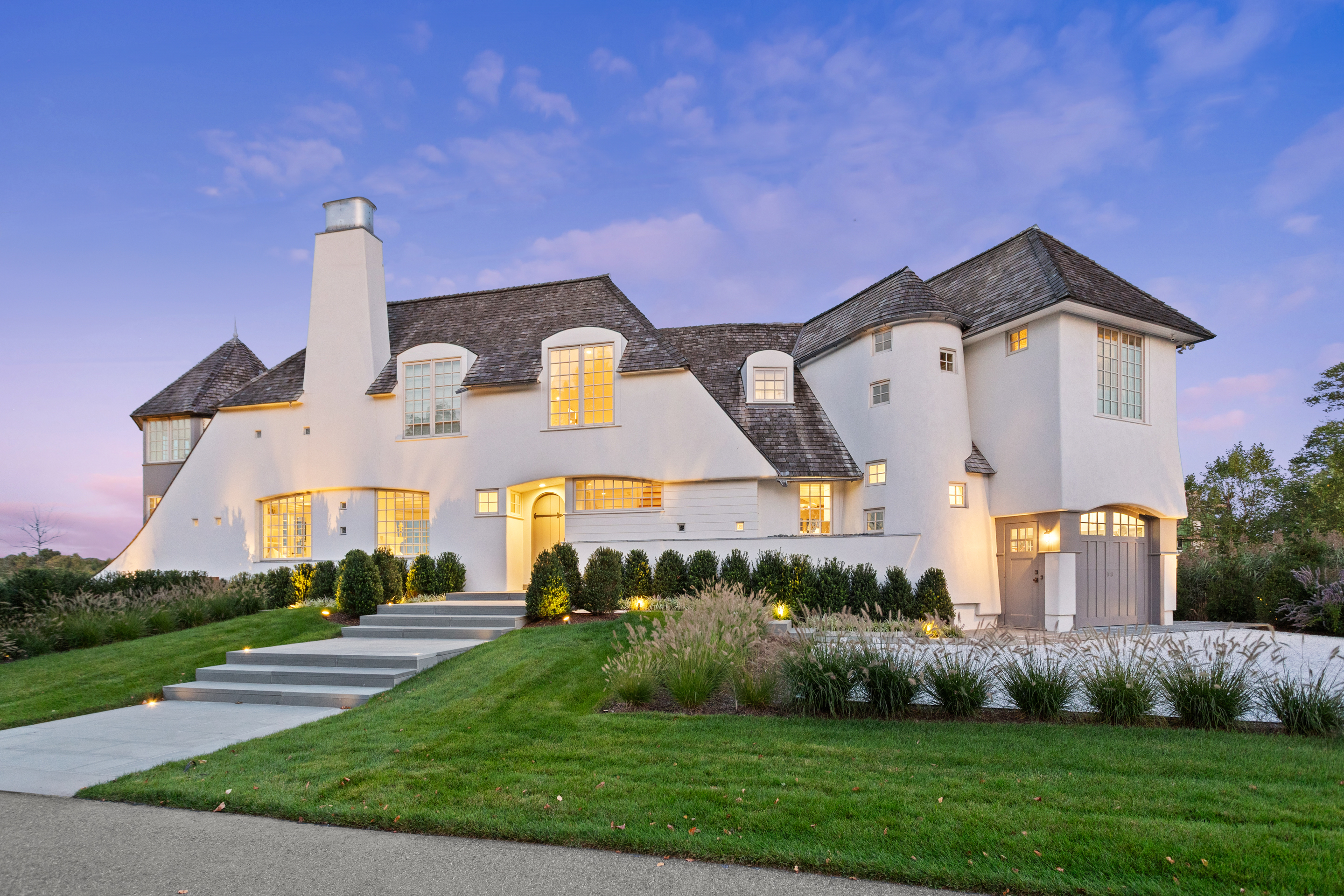 32 Edgewater Hillside