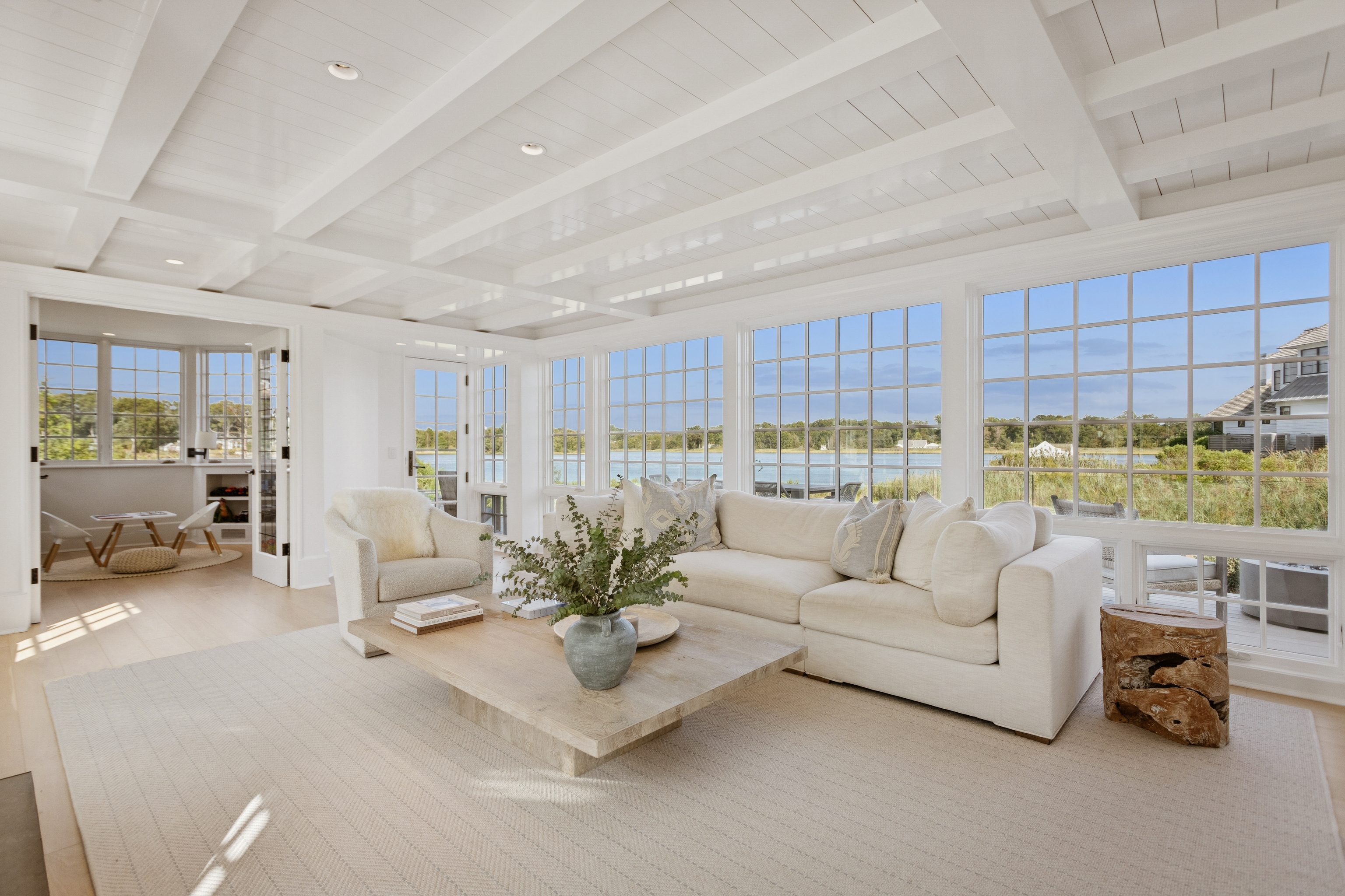 32 Edgewater Hillside